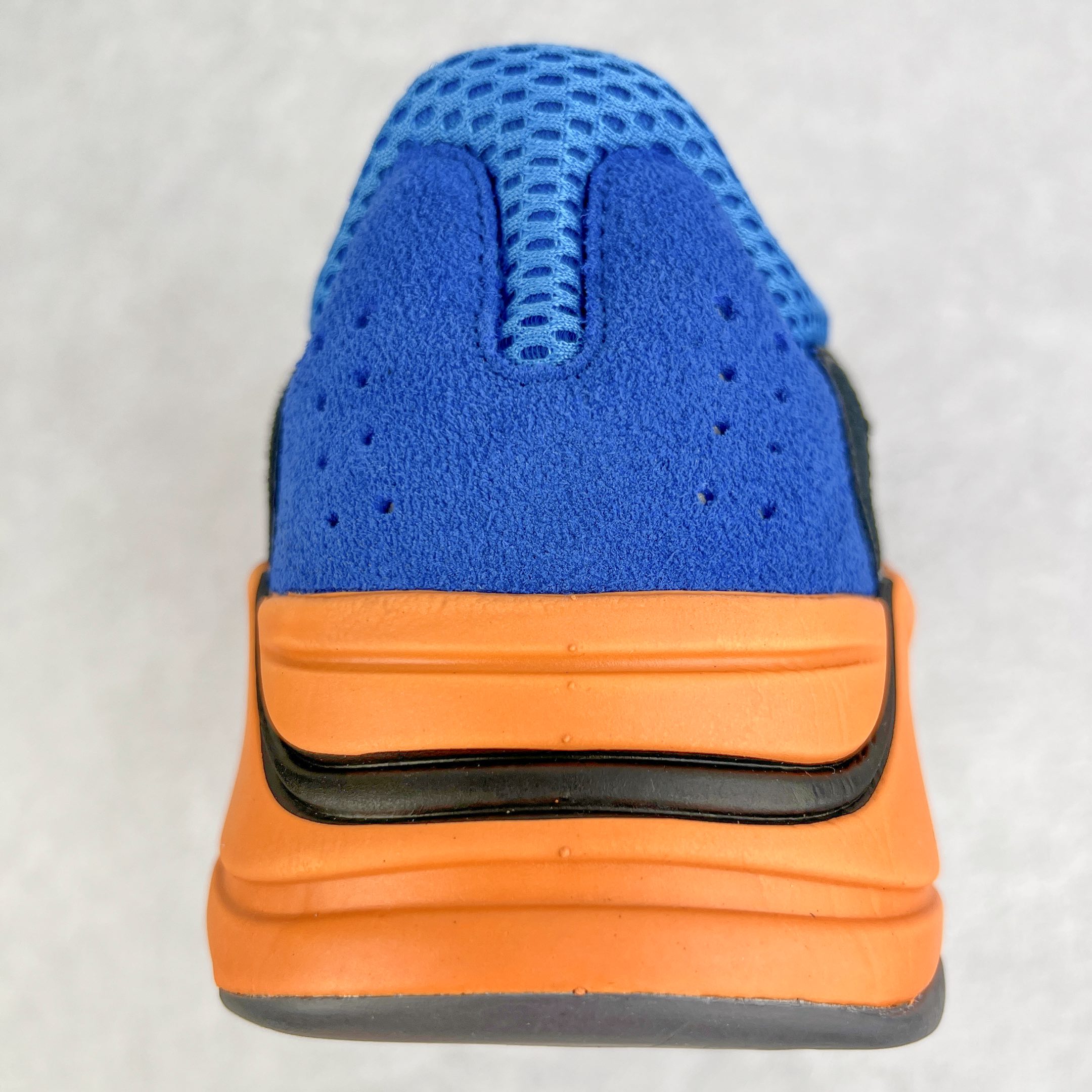 图片[8]-＃JC纯原 Yeezy Boost Runner 700 蓝橙 GZ0541 原楦原纸板开发 完美低趴原鞋韵味 市场同价位区间 性价比绝无第二家 正确头层牛巴革材质 原厂3D档案数据 原厂纸板 头层皮料 细节与正品对版 中底内置 Basf 科技 材质轻便 穿着软硬适中 全套纸板模具 原厂3M反光材料尺码：36 36.5 37 38 38.5 39 40 40.5 41 42 42.5 43 44 44.5 45 46 47 48-选品中心