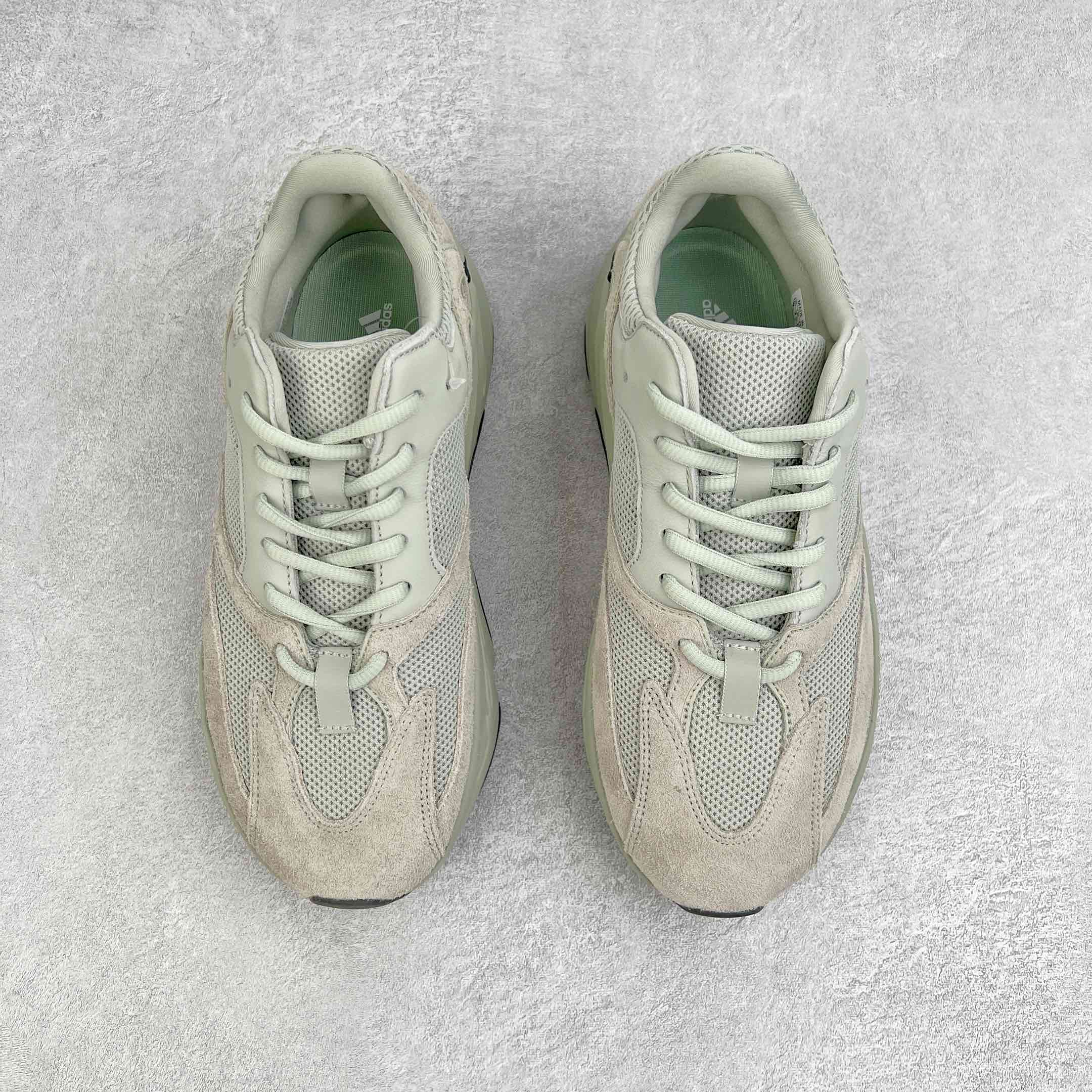 图片[2]-＃JC纯原 Yeezy Boost Runner 700 海盐白 EG7487 原楦原纸板开发 完美低趴原鞋韵味 市场同价位区间 性价比绝无第二家 正确头层牛巴革材质 原厂3D档案数据 原厂纸板 头层皮料 细节与正品对版 中底内置 Basf 科技 材质轻便 穿着软硬适中 全套纸板模具 原厂3M反光材料尺码：36 36.5 37 38 38.5 39 40 40.5 41 42 42.5 43 44 44.5 45 46 47 48-选品中心
