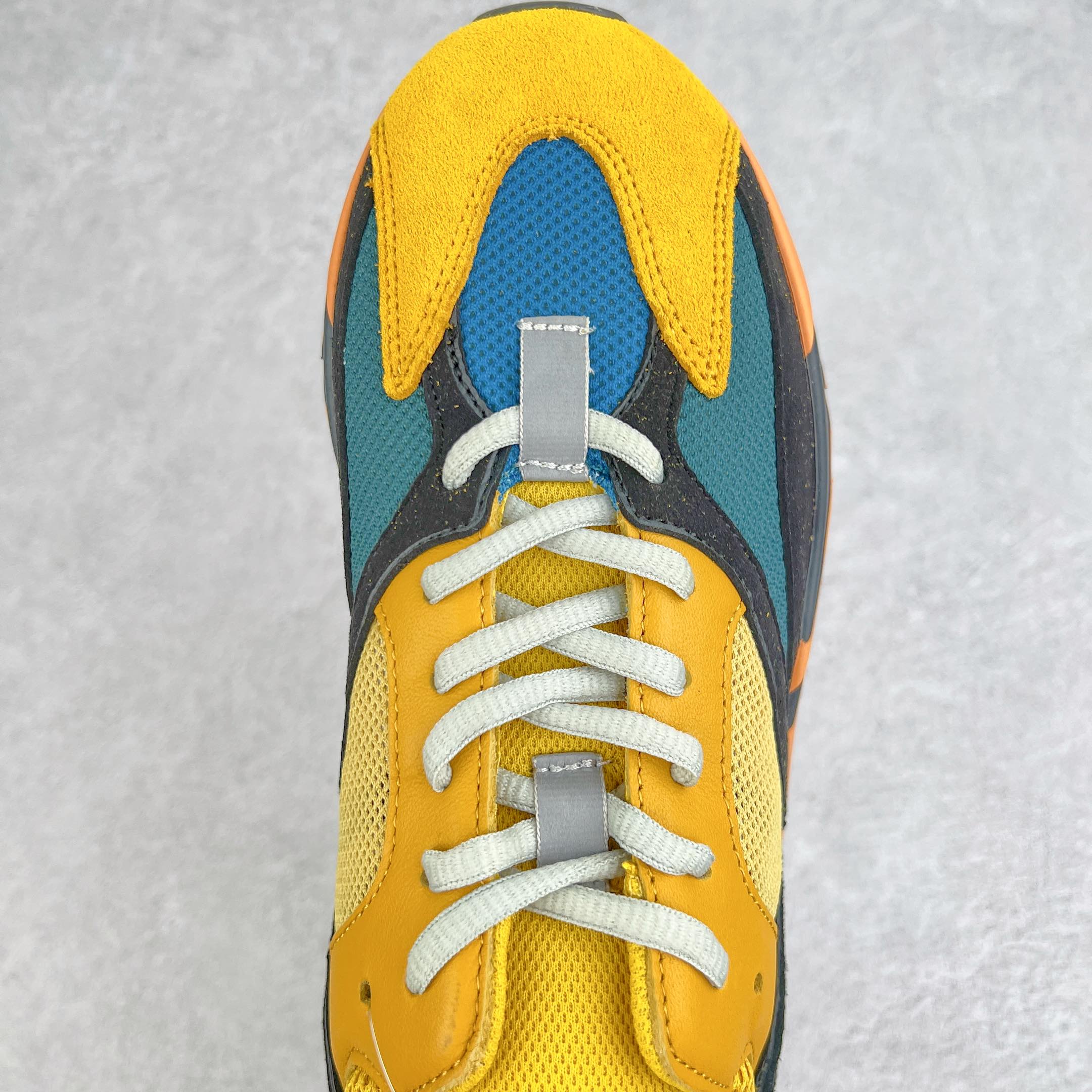 图片[4]-＃JC纯原 Yeezy Boost Runner 700 太阳橙 GZ6984 原楦原纸板开发 完美低趴原鞋韵味 市场同价位区间 性价比绝无第二家 正确头层牛巴革材质 原厂3D档案数据 原厂纸板 头层皮料 细节与正品对版 中底内置 Basf 科技 材质轻便 穿着软硬适中 全套纸板模具 原厂3M反光材料尺码：36 36.5 37 38 38.5 39 40 40.5 41 42 42.5 43 44 44.5 45 46 47 48-选品中心