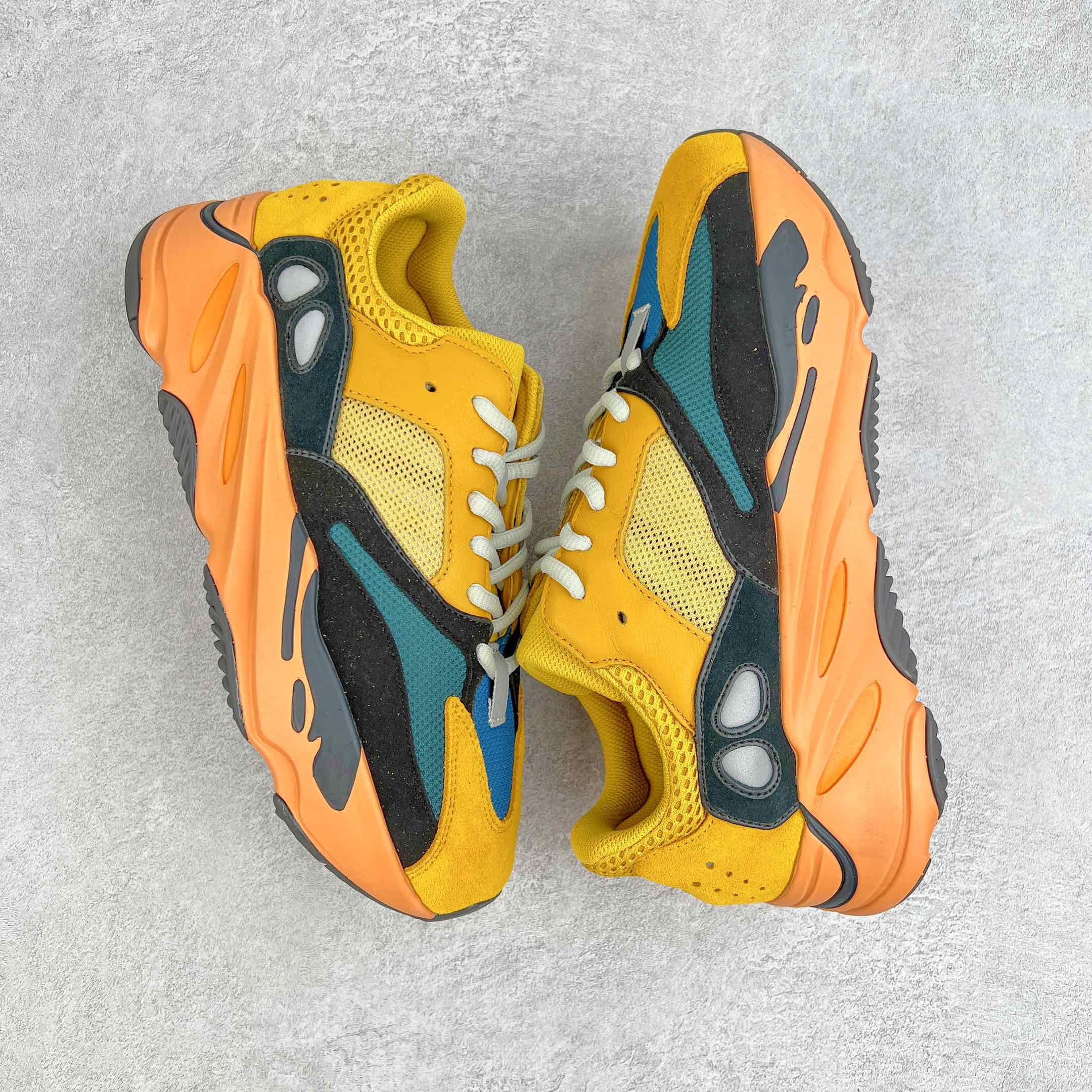 图片[3]-＃JC纯原 Yeezy Boost Runner 700 太阳橙 GZ6984 原楦原纸板开发 完美低趴原鞋韵味 市场同价位区间 性价比绝无第二家 正确头层牛巴革材质 原厂3D档案数据 原厂纸板 头层皮料 细节与正品对版 中底内置 Basf 科技 材质轻便 穿着软硬适中 全套纸板模具 原厂3M反光材料尺码：36 36.5 37 38 38.5 39 40 40.5 41 42 42.5 43 44 44.5 45 46 47 48-选品中心