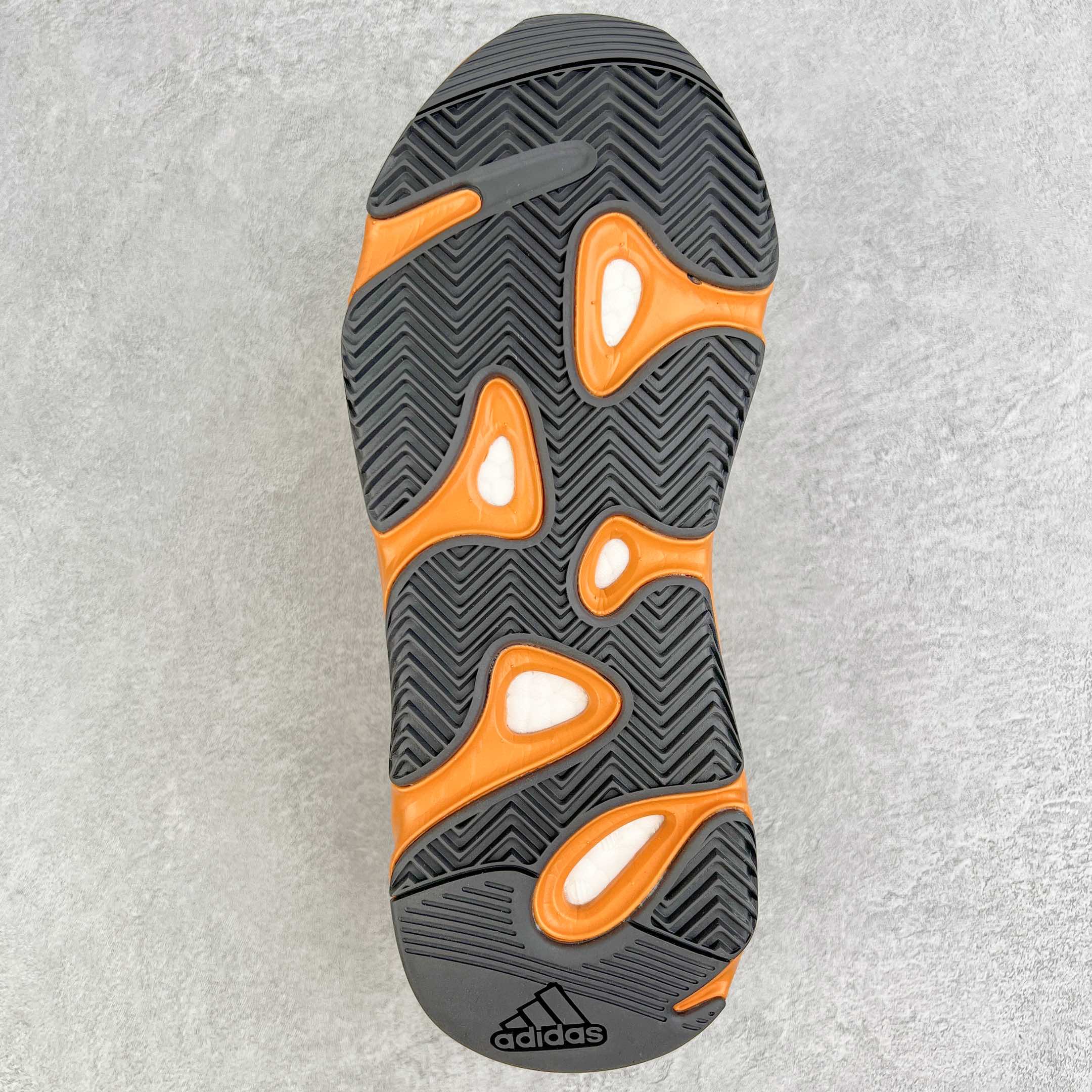 图片[8]-＃JC纯原 Yeezy Boost Runner 700 太阳橙 GZ6984 原楦原纸板开发 完美低趴原鞋韵味 市场同价位区间 性价比绝无第二家 正确头层牛巴革材质 原厂3D档案数据 原厂纸板 头层皮料 细节与正品对版 中底内置 Basf 科技 材质轻便 穿着软硬适中 全套纸板模具 原厂3M反光材料尺码：36 36.5 37 38 38.5 39 40 40.5 41 42 42.5 43 44 44.5 45 46 47 48-选品中心