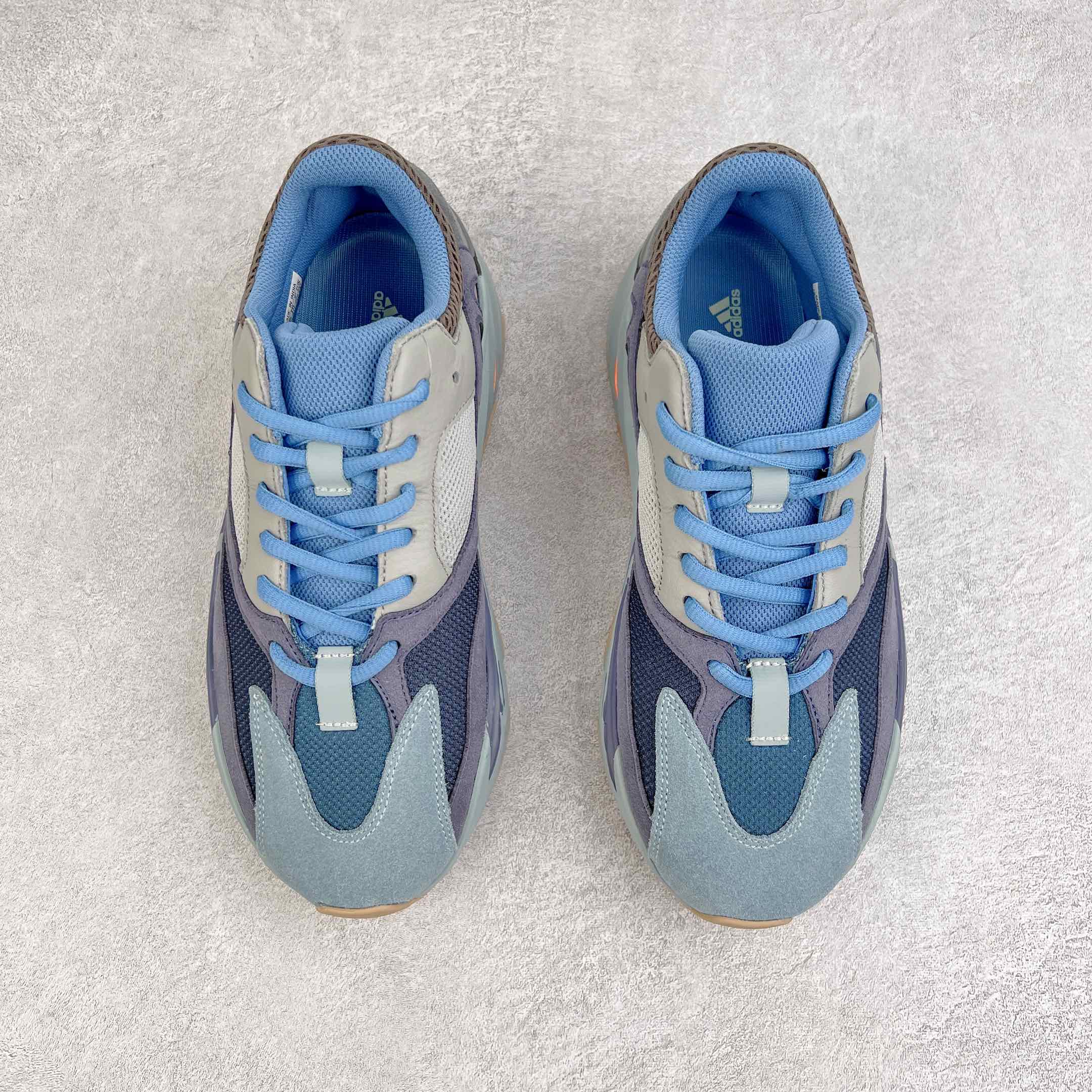 图片[2]-＃JC纯原 Yeezy Boost Runner 700 碳蓝 FW2498 原楦原纸板开发 完美低趴原鞋韵味 市场同价位区间 性价比绝无第二家 正确头层牛巴革材质 原厂3D档案数据 原厂纸板 头层皮料 细节与正品对版 中底内置 Basf 科技 材质轻便 穿着软硬适中 全套纸板模具 原厂3M反光材料尺码：36 36.5 37 38 38.5 39 40 40.5 41 42 42.5 43 44 44.5 45 46 47 48-选品中心