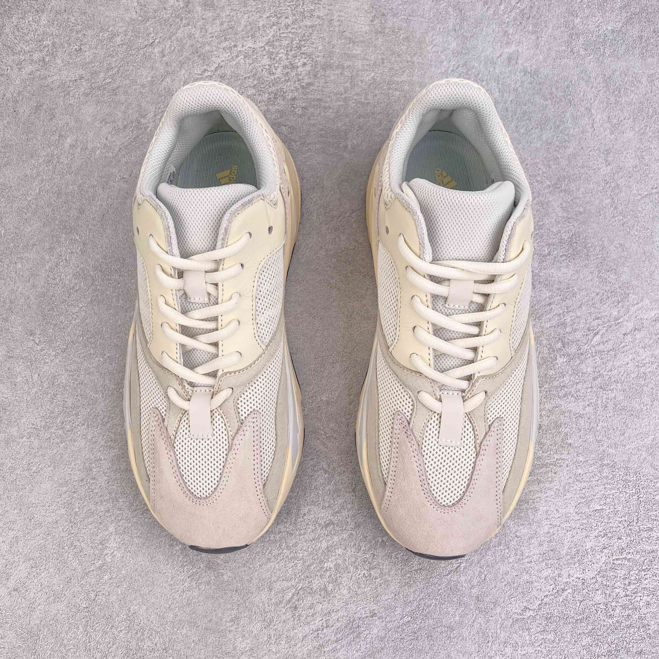 图片[2]-💰260 ＃JC纯原 Yeezy Boost Runner 700 灰白 EG7596 原楦原纸板开发 完美低趴原鞋韵味 市场同价位区间 性价比绝无第二家 正确头层牛巴革材质  原厂3D档案数据 原厂纸板 头层皮料 细节与正品对版 中底内置 Basf 科技 材质轻便 穿着软硬适中 全套纸板模具 原厂3M反光材料Size：36 36.5 37 38 38.5 39 40 40.5 41 42 42.5 43 44 44.5 45 46 47 48 编码：by3936030-莆田鞋批发中心