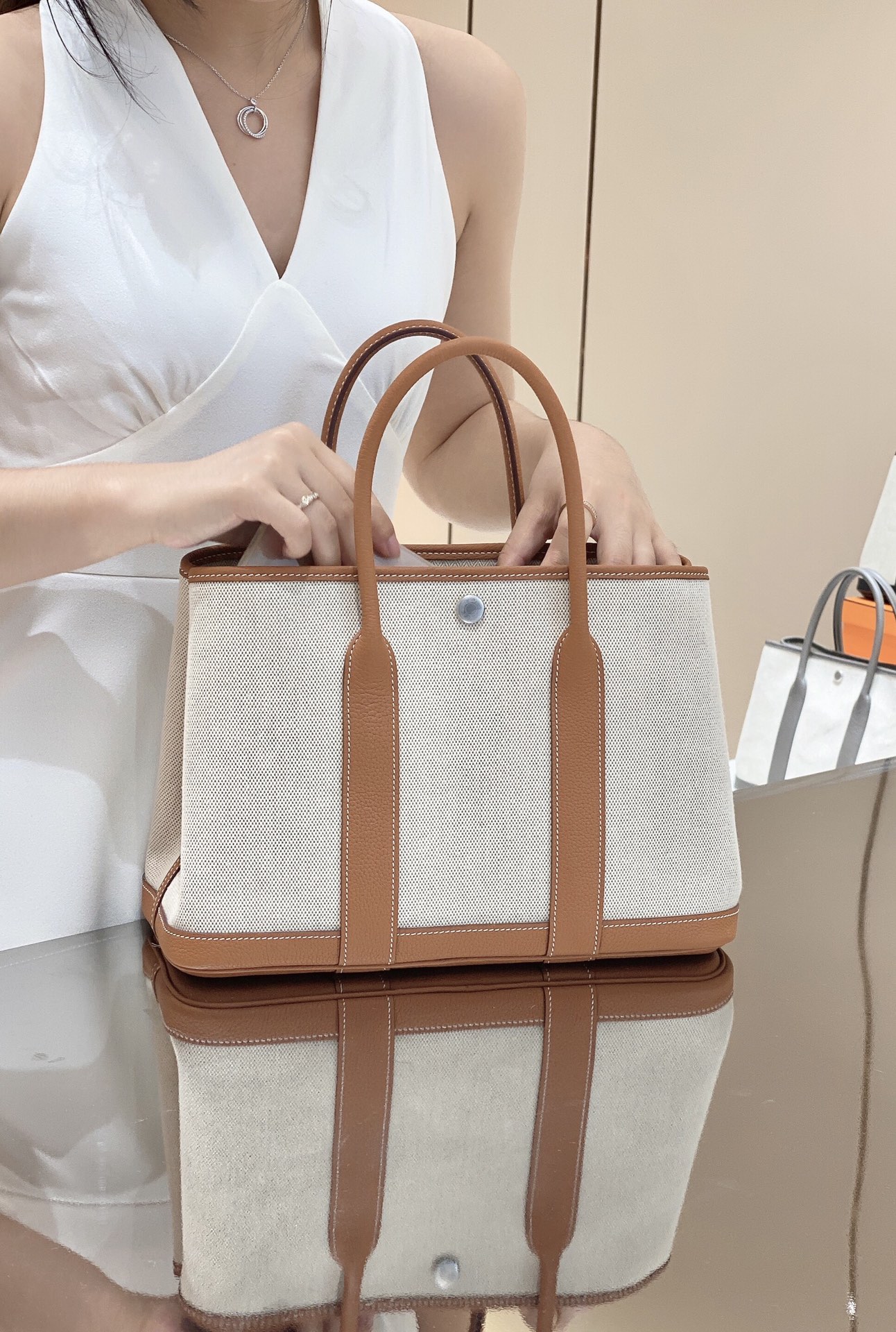 Louis Vuitton Classic Handcrafted Luxury Leather Shoulder Bag Ref 4