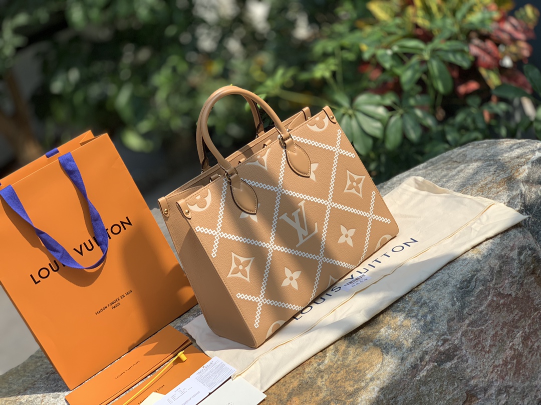 非市场普通货 进口皮料半钢五金 m46015奶茶色尺寸35 x 27 x 14CM独家海外渠道货！202