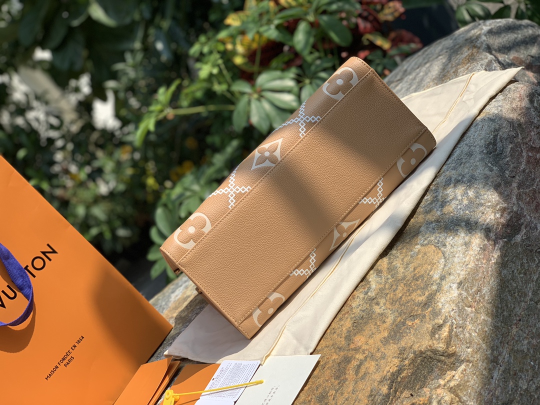 非市场普通货 进口皮料半钢五金 m46015奶茶色尺寸35 x 27 x 14CM独家海外渠道货！202