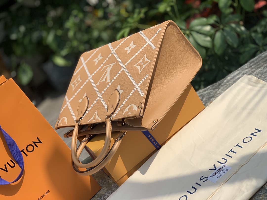 非市场普通货 进口皮料半钢五金 m46015奶茶色尺寸35 x 27 x 14CM独家海外渠道货！202