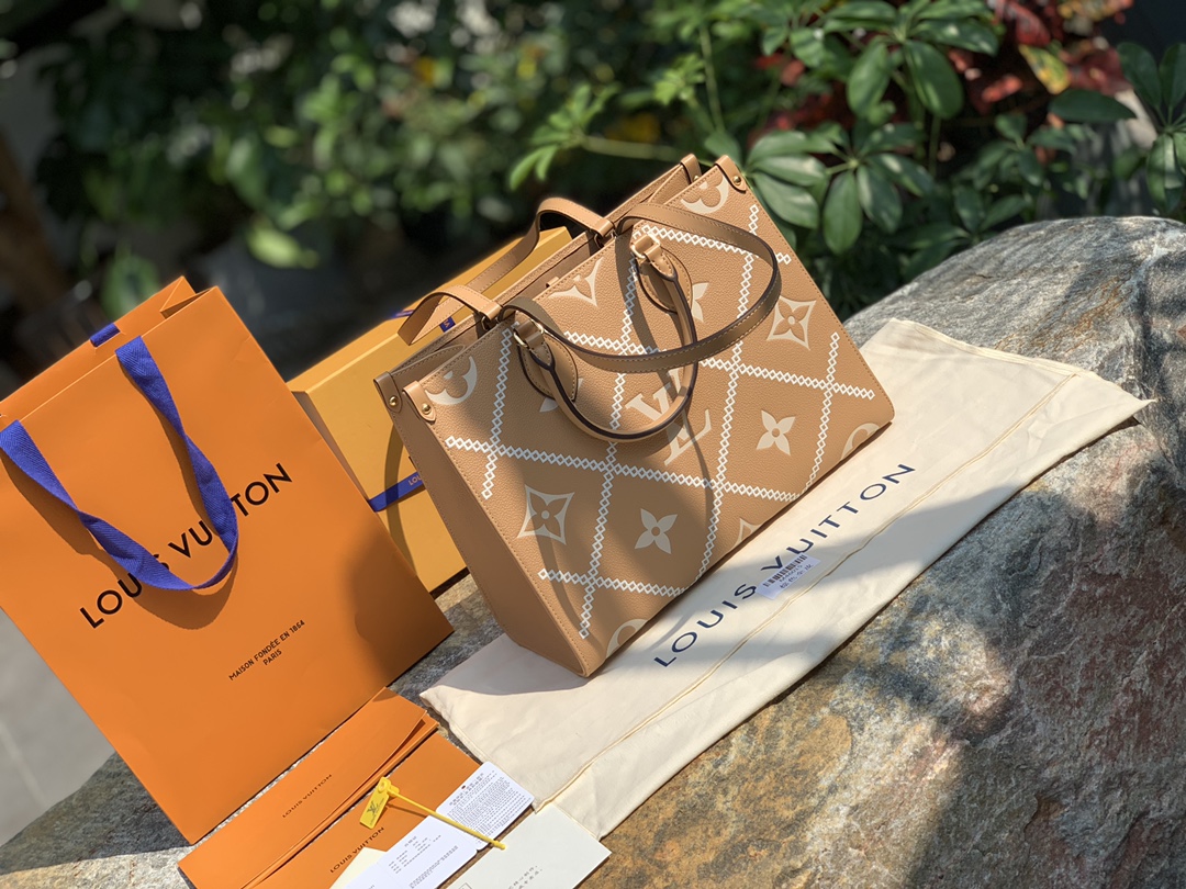 非市场普通货 进口皮料半钢五金 m46015奶茶色尺寸35 x 27 x 14CM独家海外渠道货！202