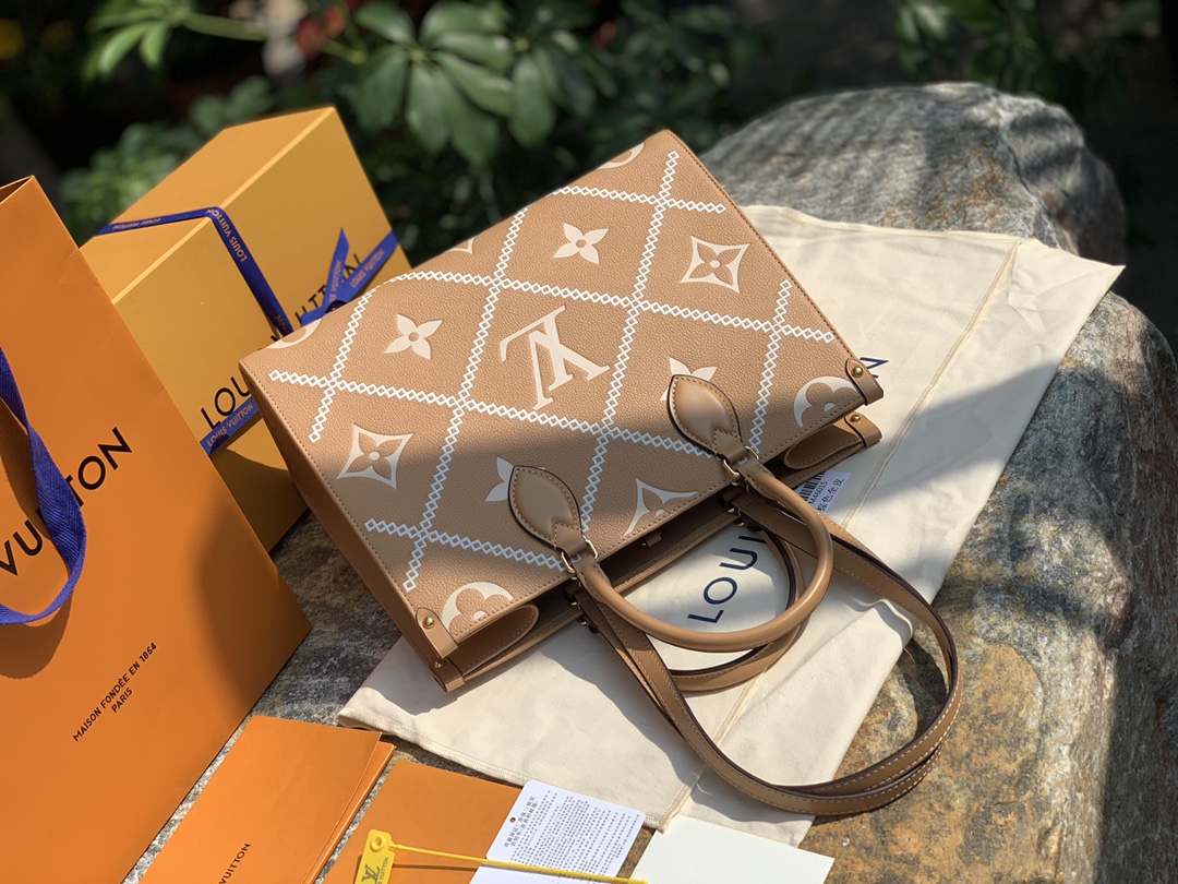 非市场普通货 进口皮料半钢五金 m46015奶茶色尺寸35 x 27 x 14CM独家海外渠道货！202