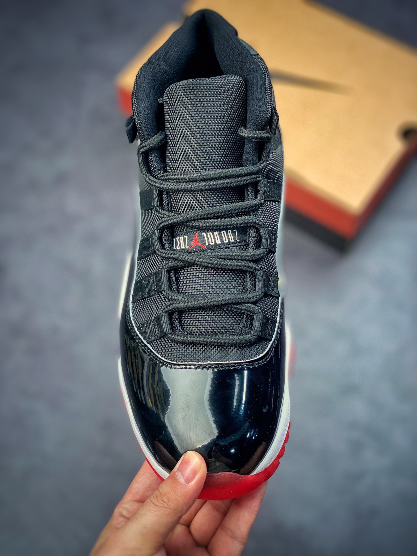 300 Air Jordan 11 Retro 高帮 黑红378037-061