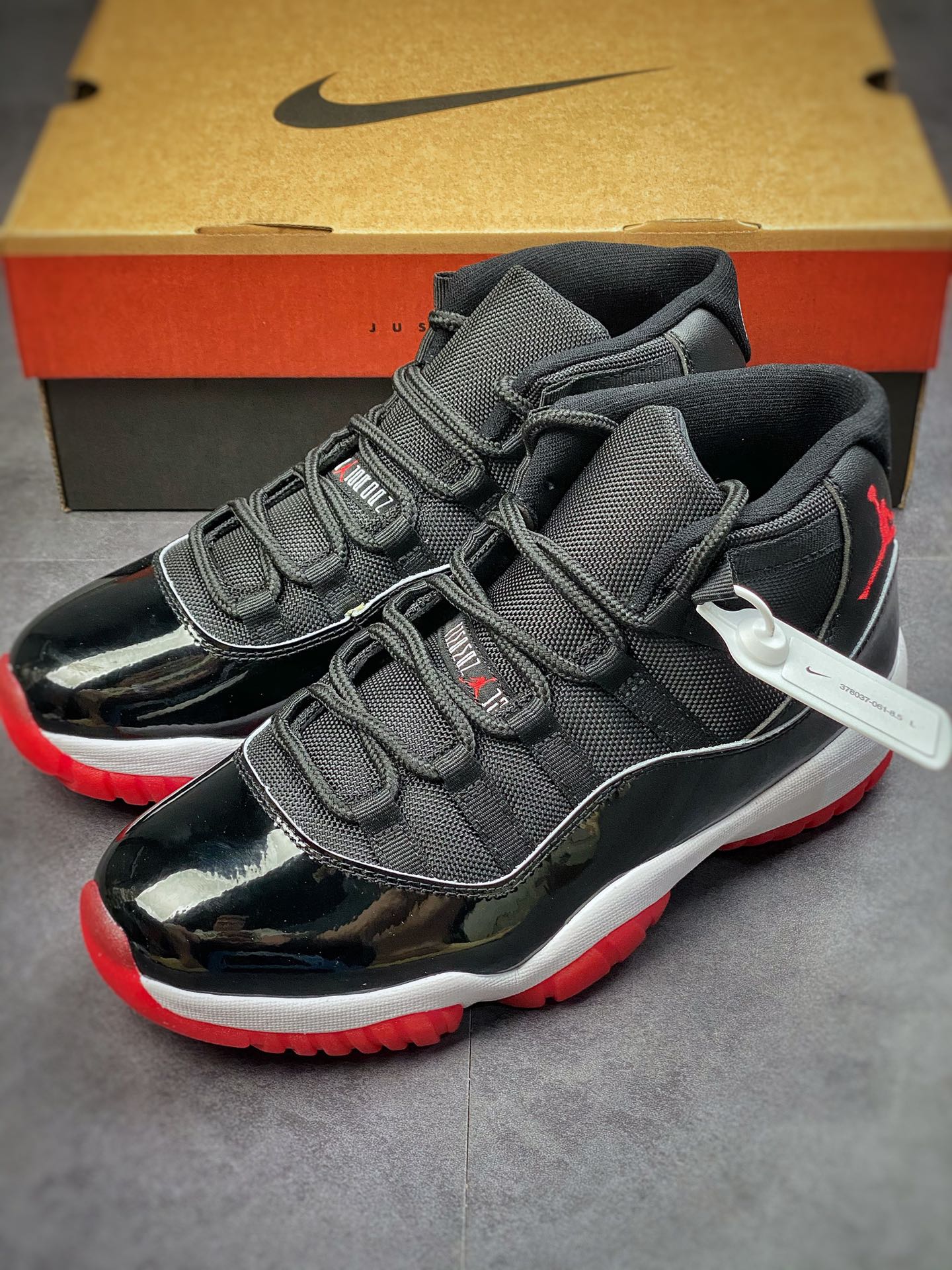 300 Air Jordan 11 Retro 高帮 黑红378037-061