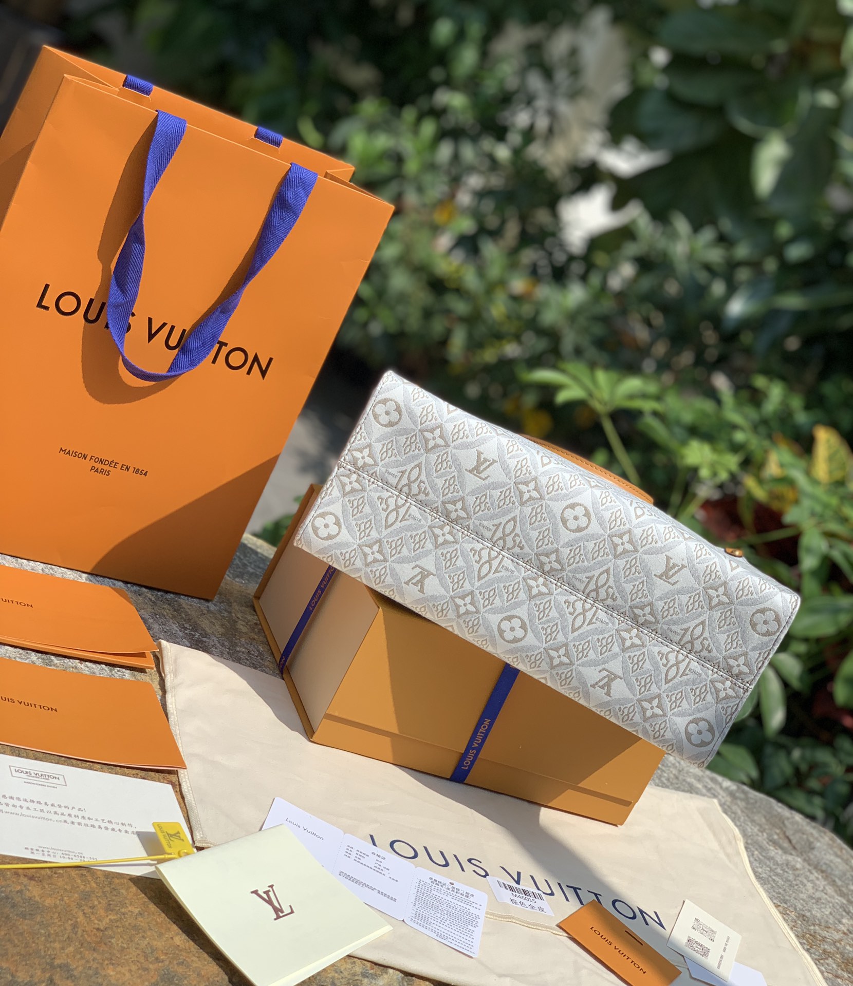 非市场普通货 进口皮料半钢五金 m59614尺寸35 x 27 x 14CM百分百纯正私渠，和专柜无差别