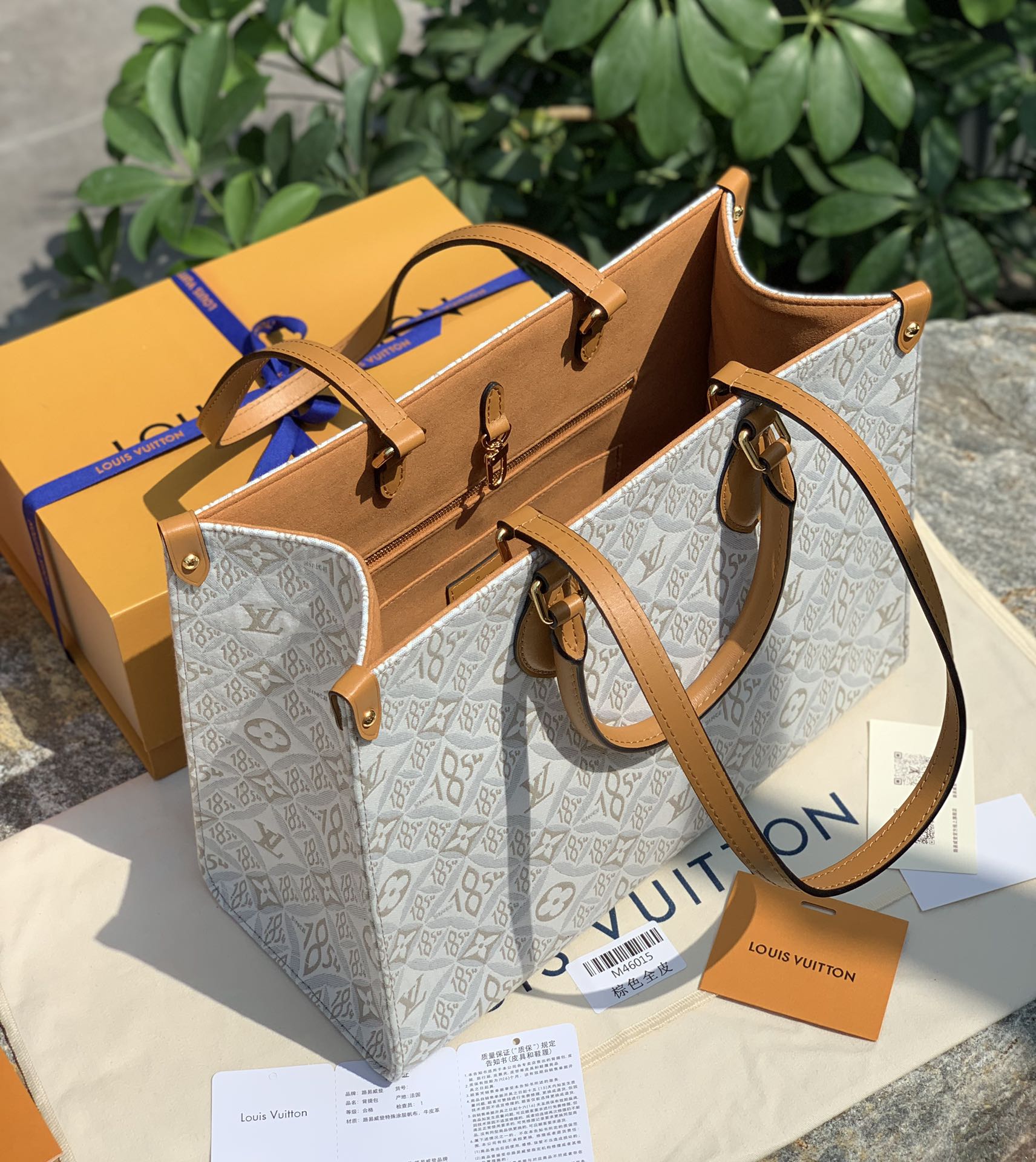 非市场普通货 进口皮料半钢五金 m59614尺寸35 x 27 x 14CM百分百纯正私渠，和专柜无差别