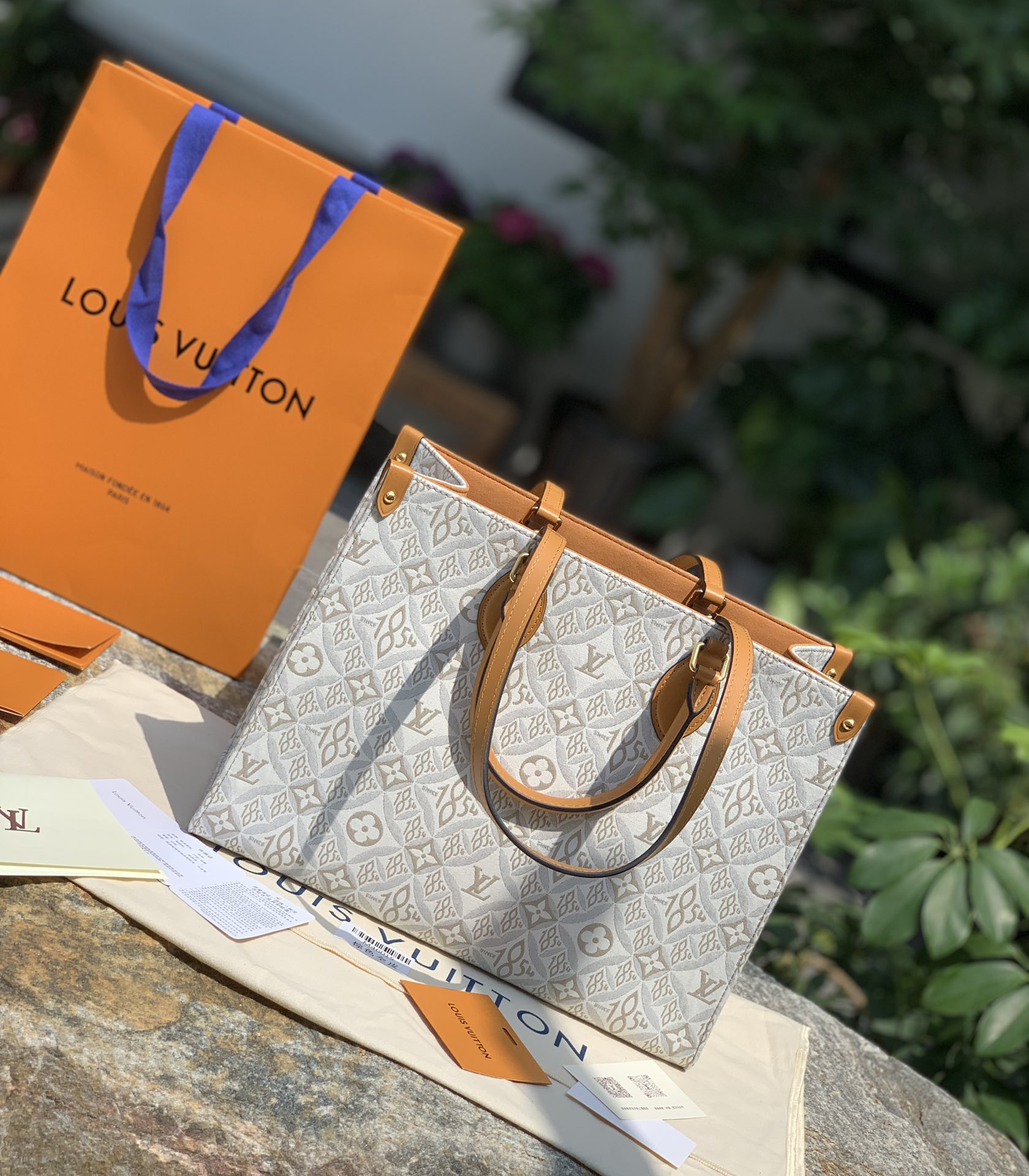 非市场普通货 进口皮料半钢五金 m59614尺寸35 x 27 x 14CM百分百纯正私渠，和专柜无差别