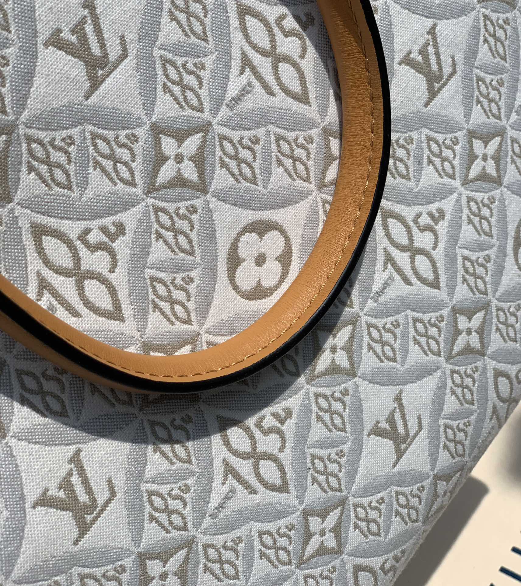 非市场普通货 进口皮料半钢五金 m59614尺寸35 x 27 x 14CM百分百纯正私渠，和专柜无差别