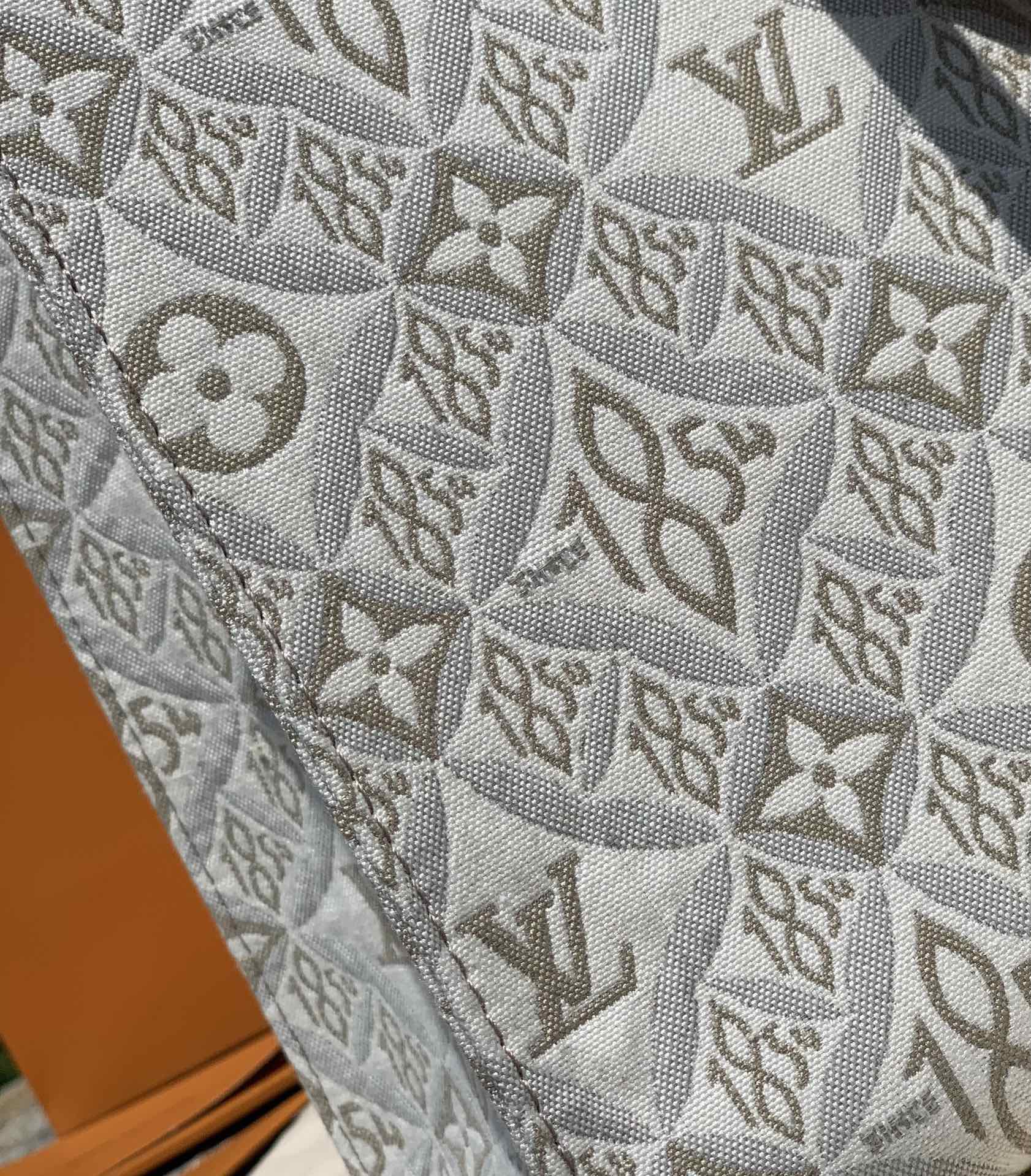 非市场普通货 进口皮料半钢五金 m59614尺寸35 x 27 x 14CM百分百纯正私渠，和专柜无差别