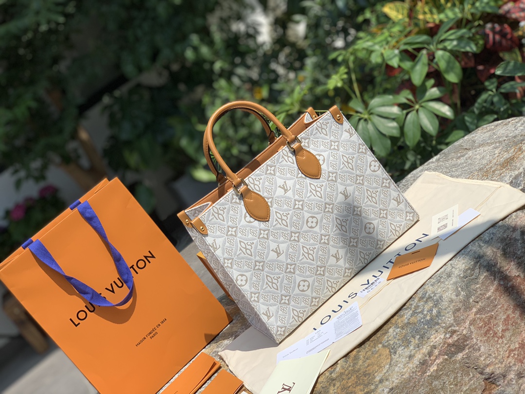 非市场普通货 进口皮料半钢五金 m59614尺寸35 x 27 x 14CM百分百纯正私渠，和专柜无差别