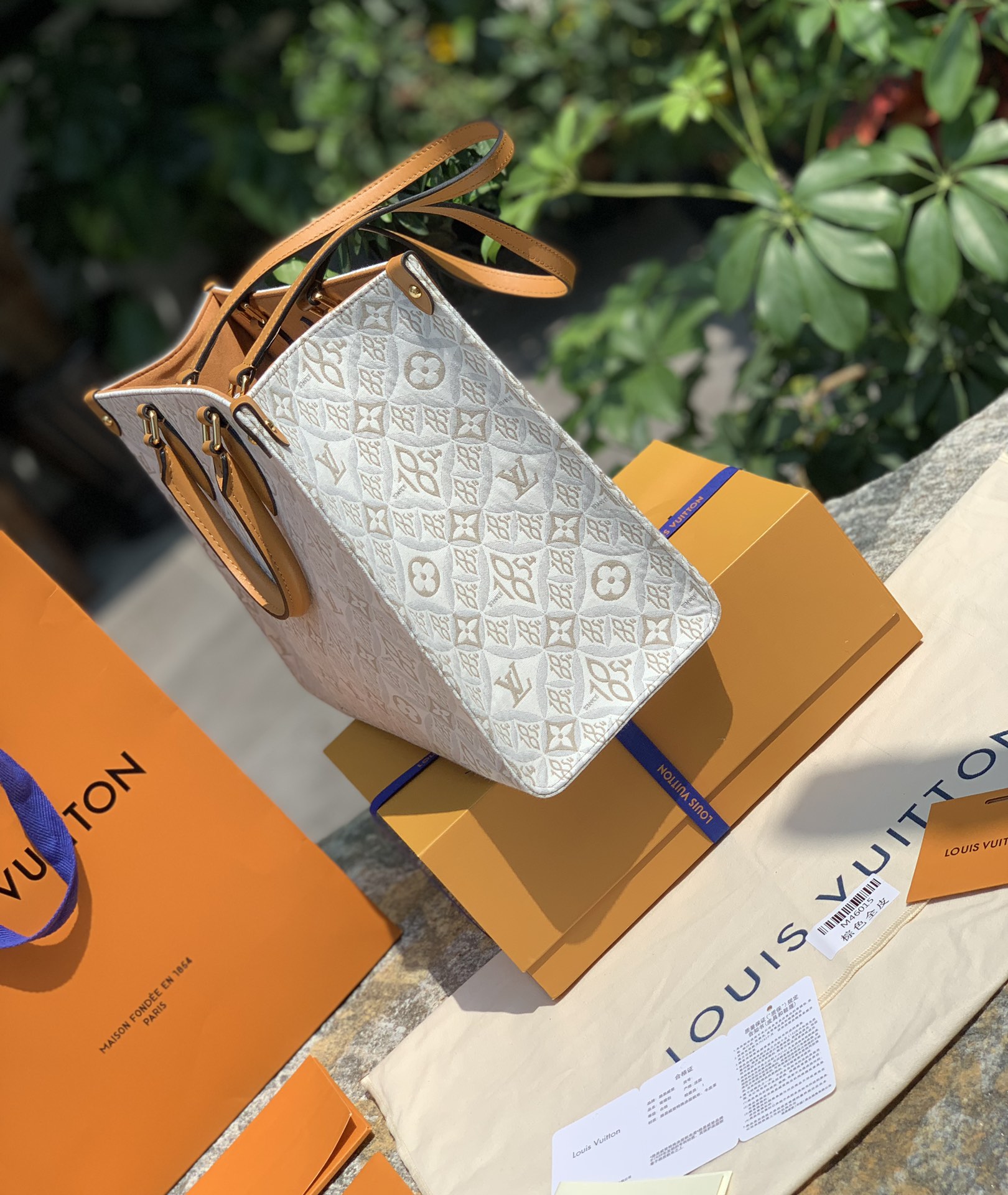 非市场普通货 进口皮料半钢五金 m59614尺寸35 x 27 x 14CM百分百纯正私渠，和专柜无差别