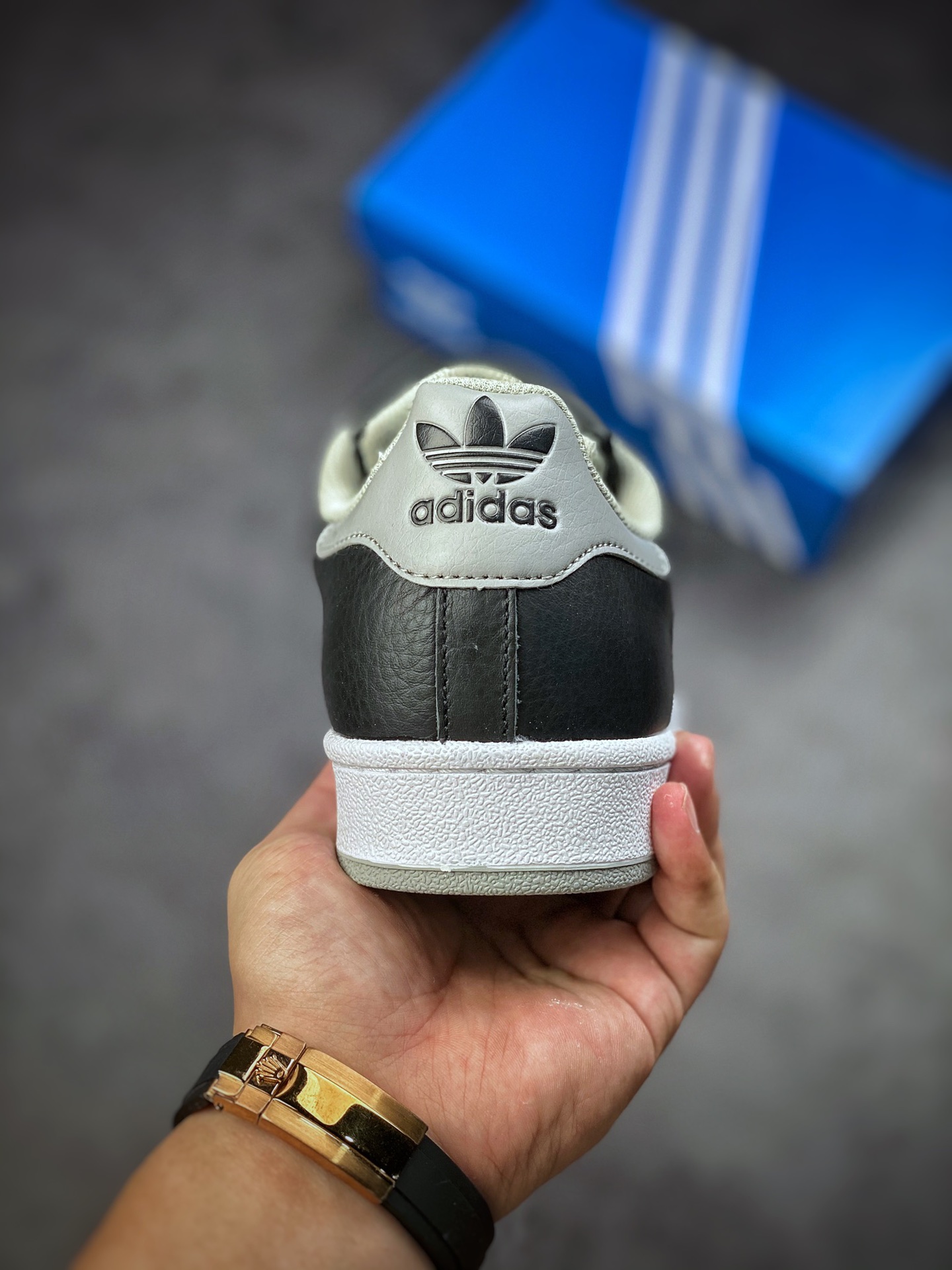 200 Adidas Originals Superstar 经典贝壳头休闲板鞋影子灰 EG4962