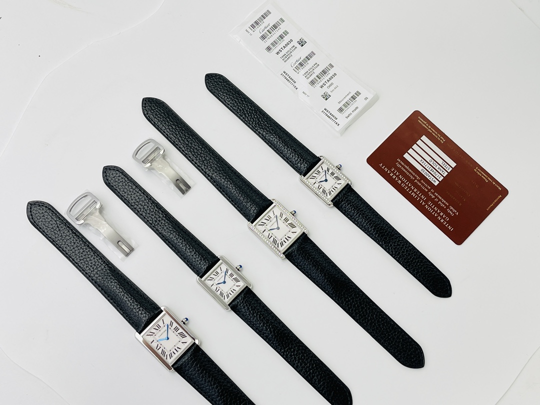 NO:143091,Recommended wall cracks for Xiaohongshu [V8 Factory wall cracks recommended] Cartier solo tank series watches!  1 [Lychee pattern cowhide] Quickly disassemble the original cowhide, following the previous reproduction plan. Use original accessories to assemble and create an unparalleled clone, and compete with the authentic products to the end. TANK-SOLO is welcome to appreciate it. 2 [Case] ​​The square shell cover contains the universe, and the alternation of rounded corners and right angles is very difficult. In order to pursue perfect results, each finished product can reflect the watchmaker's patience and perseverance to strive for excellence. 3 [Excellent details] Bullet-shaped spinel, silver-plated pearlescent disc surface and burnt blue pointer are all supplied by the original accessories factory. Combined with other accessories, the simulation can be regarded as the most powerful person. 4 [Watch strap] is consistent with the original factory, keeping the choice of two straps- 1. Mississippi Alligator!  2. Ais style TOGO leather. The former has extraordinary texture and the latter is comfortable to wear. 5 [Size] Small 31mm24mm. Thickness 5.55mm, medium 35mm27mm. Thickness 5.55mm!  V8 Factory craftsmanship welcomes your taste!  888800 Rose Gold 50 Diamond 50, Hot Sale Cartier, Cartier, Cowhide, Crocodile skin19860909小红书热门腕表墙裂推荐【V8 Factory墙裂推荐】卡地亚solo坦克系列腕表！ 1【荔枝纹牛皮】快拆生耳原版牛皮,沿袭之前的复刻方案.采用原厂配件,拼装打造举世无双的克隆体,和正品较量到底.TANK-SOLO敬请广大表友品鉴. 2【表壳】方形的壳套内含乾坤,圆角和直角的交替难度很大,为了追求完美的效果.每一只成品都能体现制表师精益求精的耐心和毅力. 3【精彩细节】子弹型的尖晶石,镀银的珠光色盘面和烧蓝指针,均为原装配件厂供应.与其他配件组合,仿真度可称雄宇内. 4【表带】与原厂一致,保持两种表带的选择—— 1.密西西比短吻鳄鱼皮！ 2.爱仕风格的TOGO皮.前者质感非凡,后者佩戴舒适. 5【尺寸】小号31mm24mm.厚度5.55mm,中号35mm27mm.厚度5.55mm！ V8 Factory匠心力作 欢迎您的品鉴！888800玫金50钻50,热销爆款卡地亚,cartier,cowhide,crocodile skin,Watch