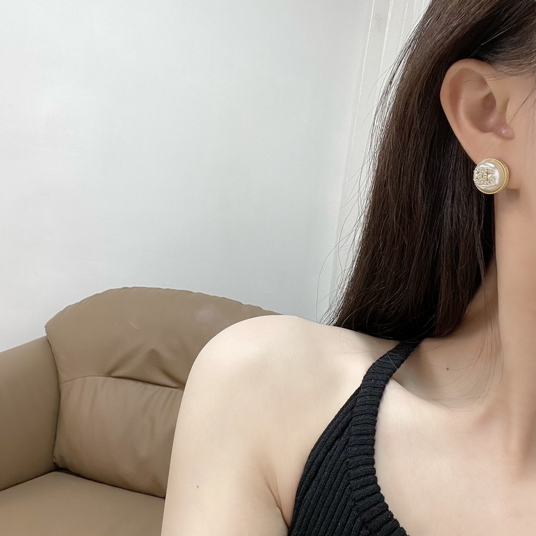 新款☑️CHANEL香奈儿双c圆形耳钉耳环