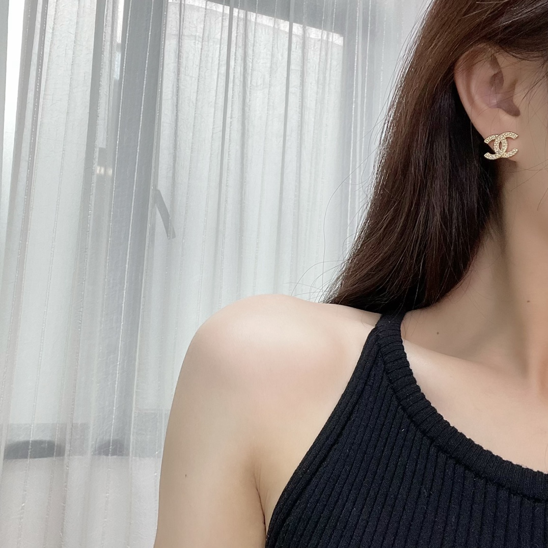 新款☑️CHANEL香奈儿双c珍珠耳钉耳环