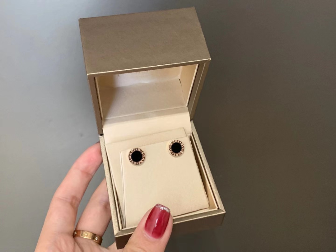 Bvlgari 不要太迷人呢 宝格丽圆耳钉