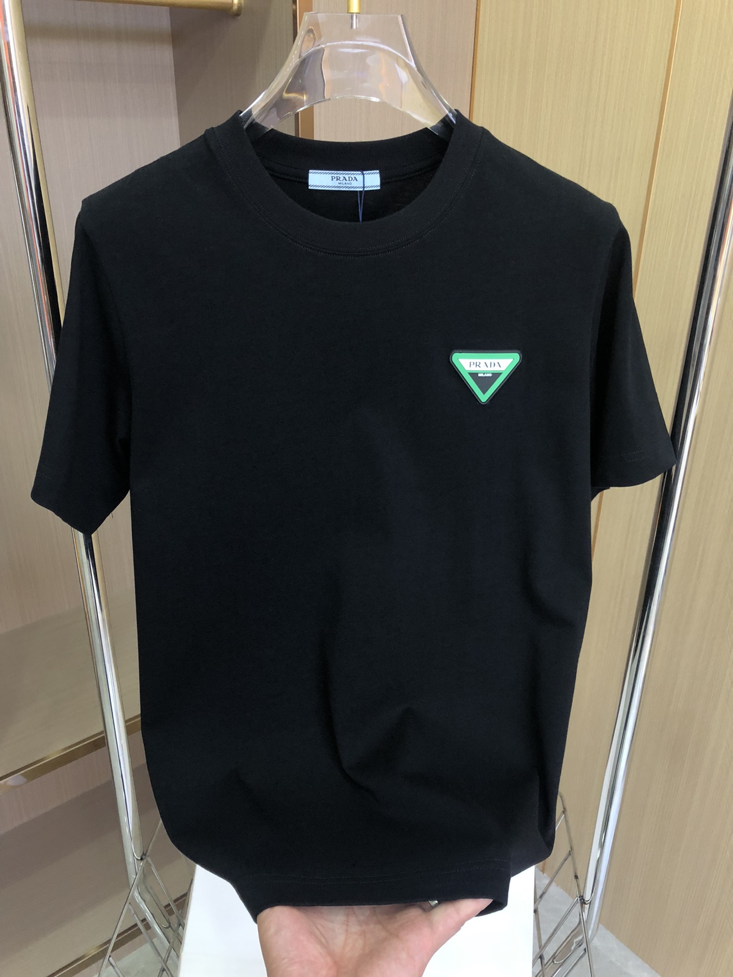 普拉达春夏全新韩潮袭卷,时尚必备的精品短T.2022春夏🆕直喷印花廓形短袖T恤