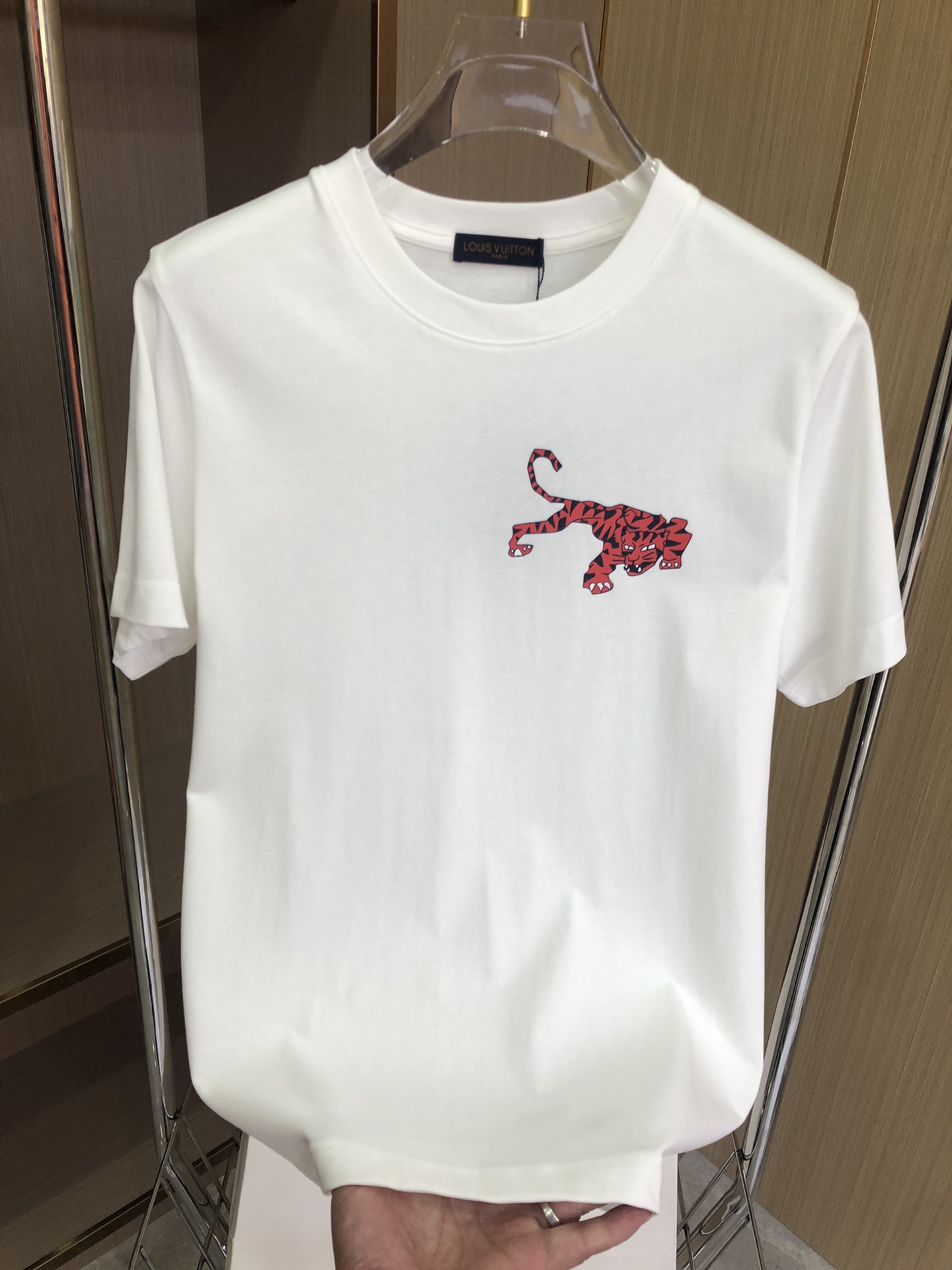 022春夏V登虎年限定图案印花短袖T恤"