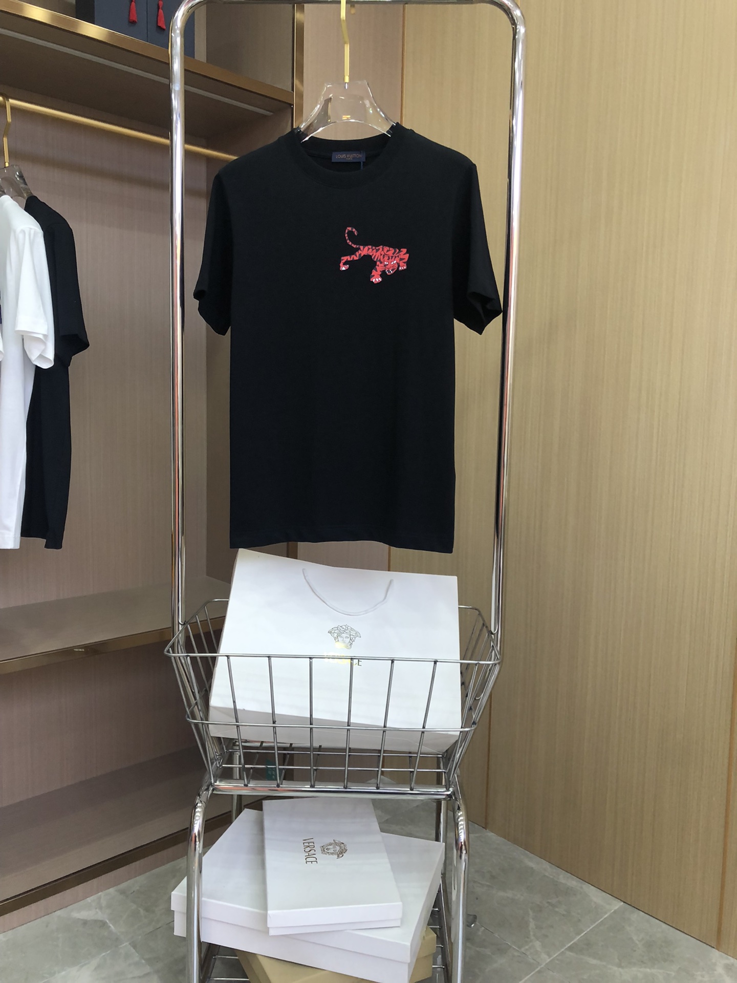 022春夏V登虎年限定图案印花短袖T恤"