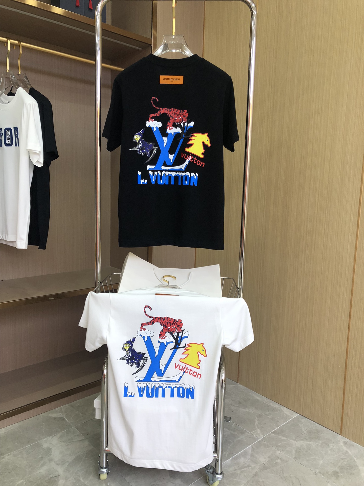 022春夏V登虎年限定图案印花短袖T恤"