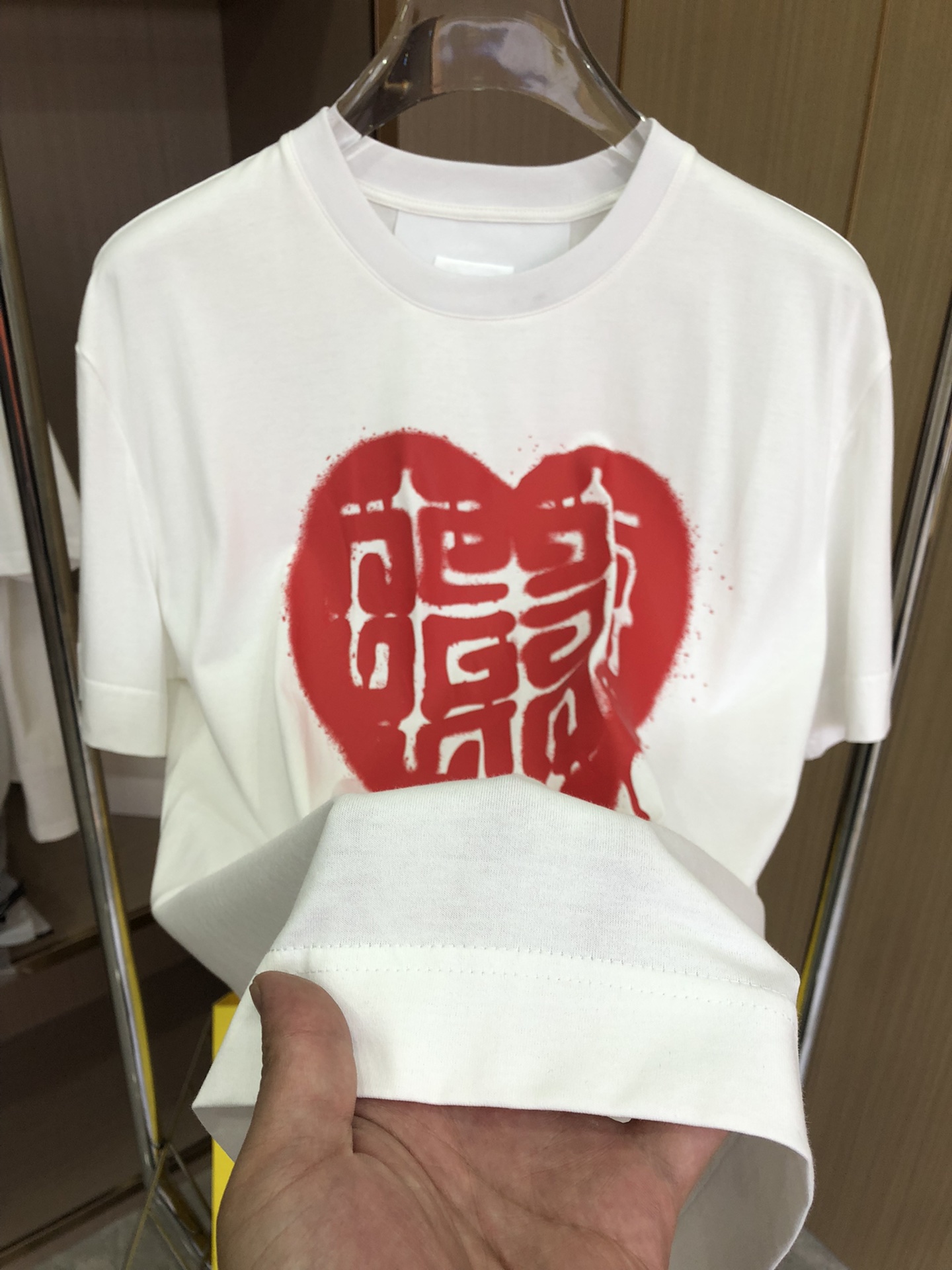 纪梵希 Givenchy GVC22SS春夏新款胸前彩色印花图案微标刺绣棉质圆领短Tee