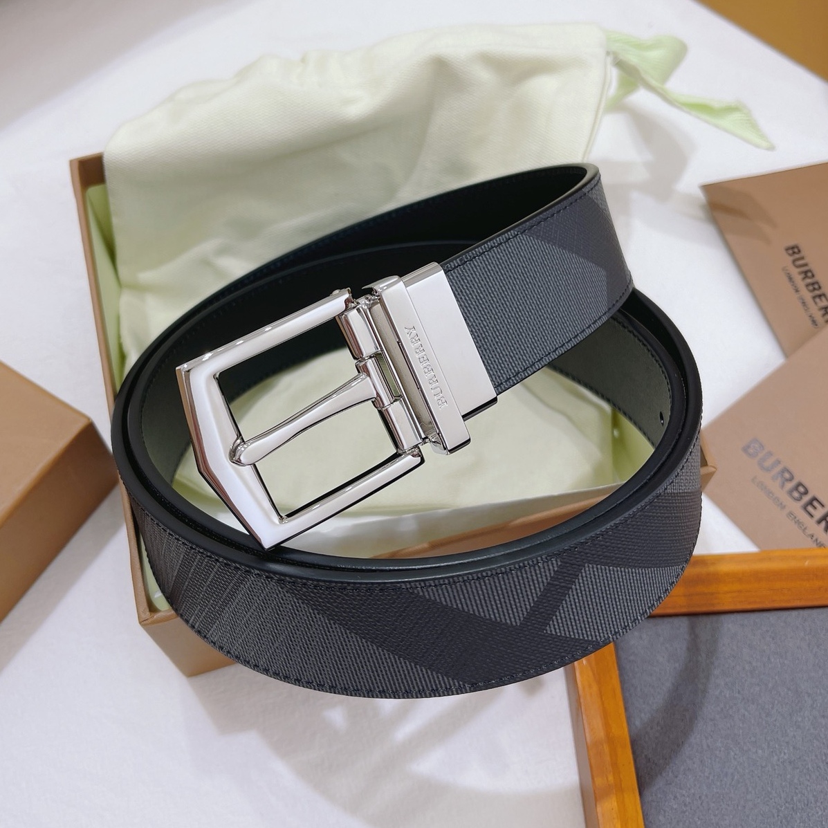 H5  Burberry 巴宝莉 皮带