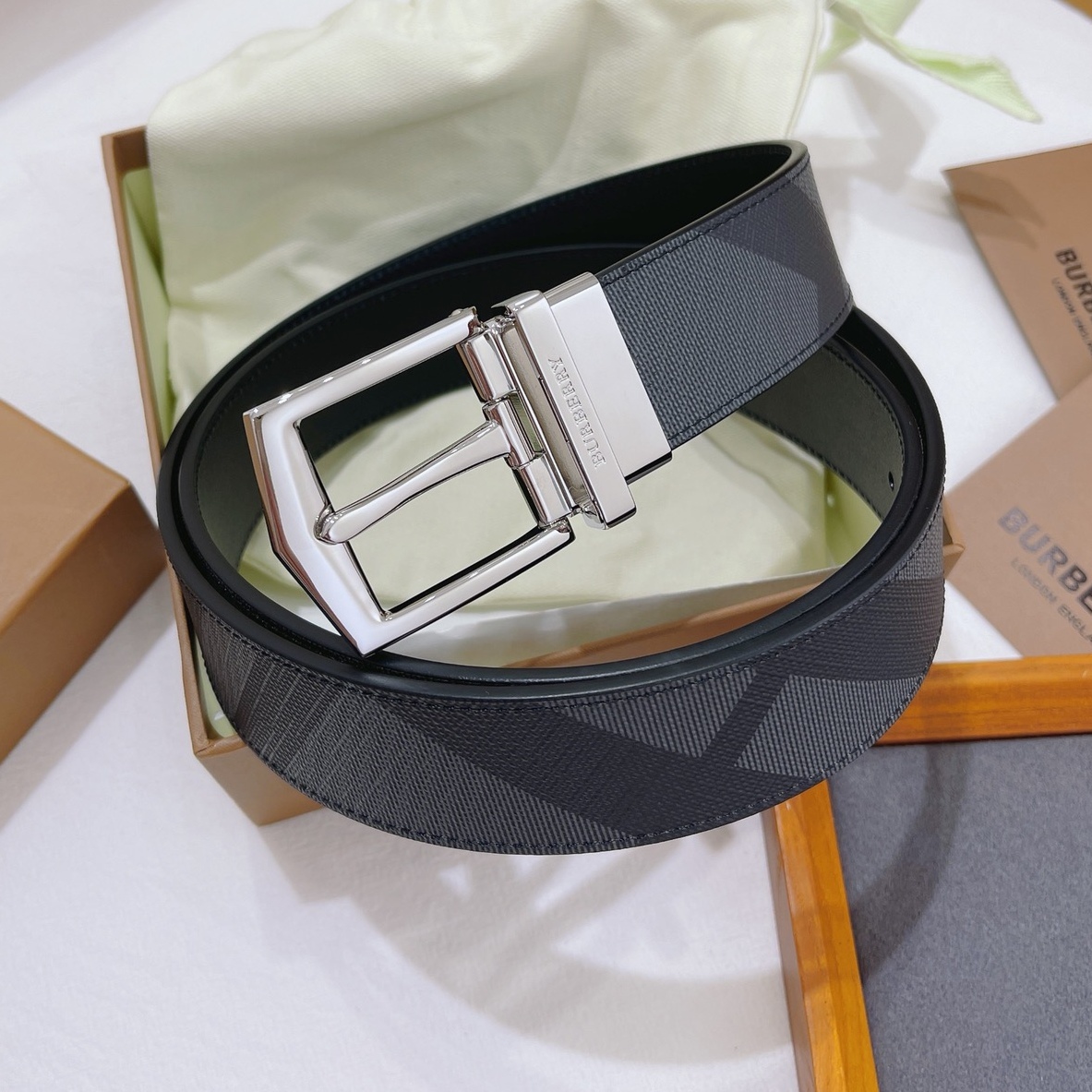 H5  Burberry 巴宝莉 皮带