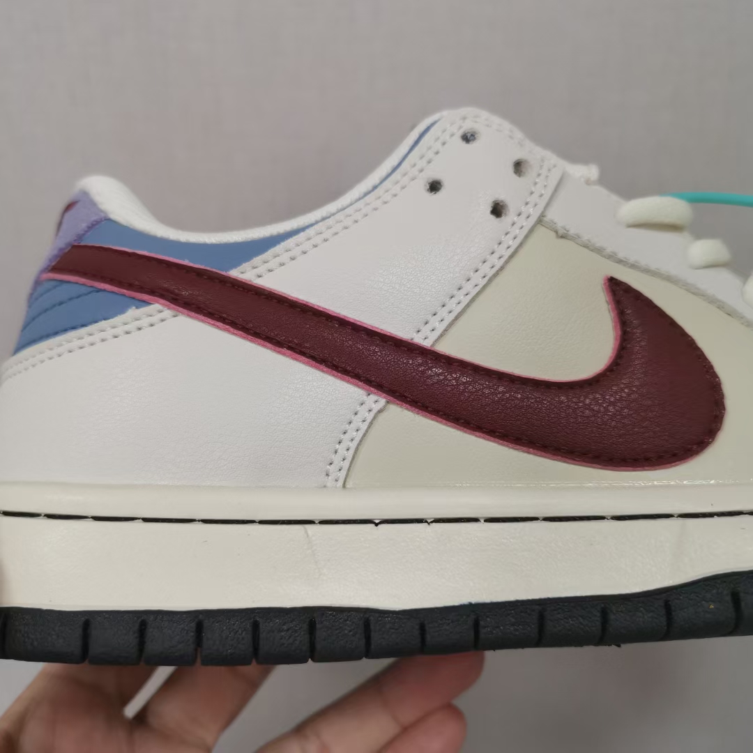 特价🔥🔥🔥高版本128💰
Nike SB Dunk Low Pro ＂低帮藏马”，橡胶鞋底，真上线，手提袋证书发票都有，配件齐全，36-44鞋码，男女同款的，质量不错，速购吧！