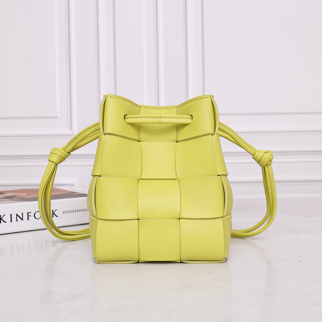 Woven Mini Bucket Bag Drawstring Square