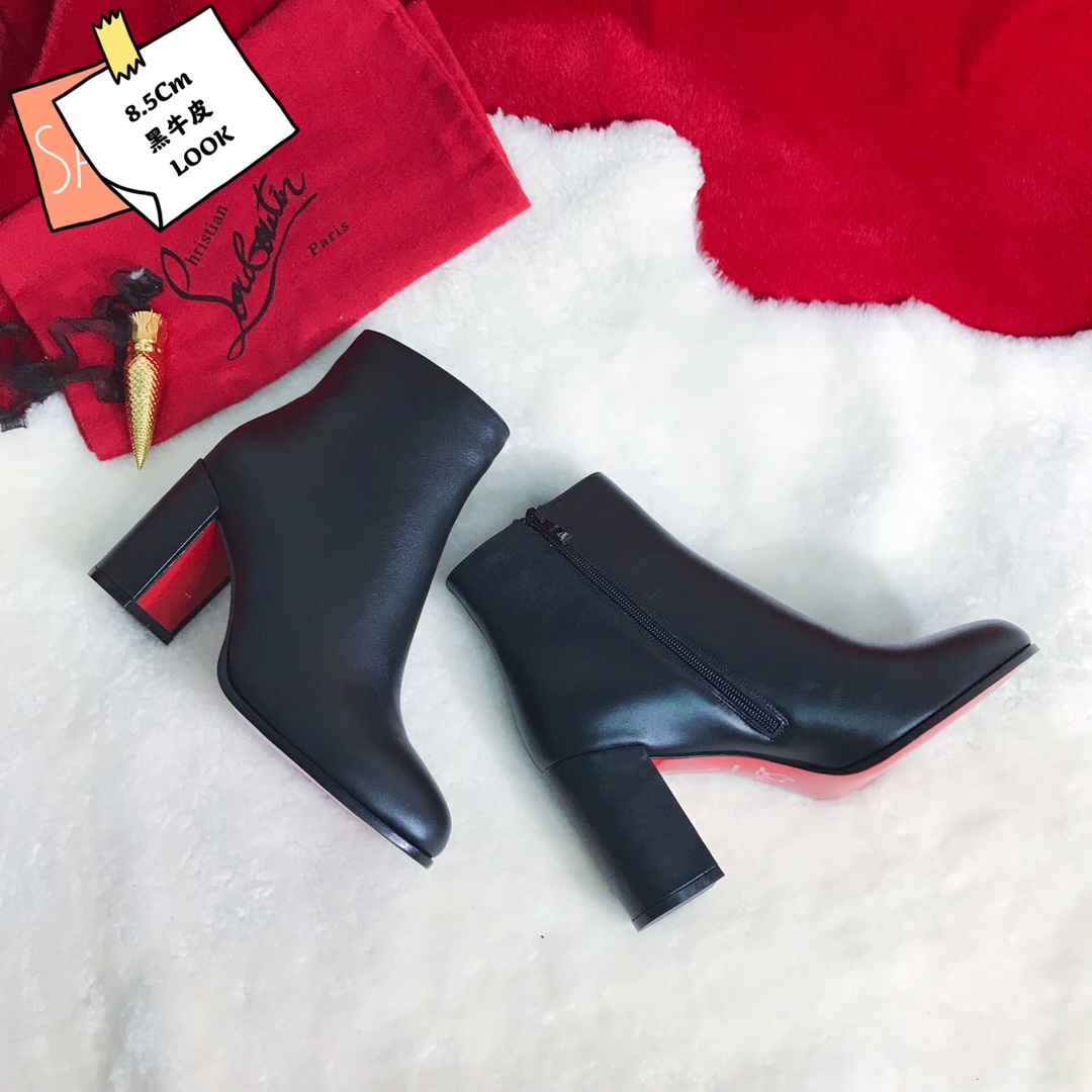 NO:336955,High-end customized autumn and winter boot series!  H8.5Cm, size 35-42. Leather extended strips, 319-11 black cowhide, official website synchronization. Standard European code Reference:319-11 Color:black Material:cowhide Lining:sheep leather Heel height:8.5Cm Sole:leather sole Size:EUR 35-42 (US 4-11):,,christian louboutin,boots,cowhide19860909高端订制 秋冬靴系列！ H8.5Cm,尺码35-42码.真皮延条大底,,319－11黑牛皮,官网同步. 标准欧码 Reference:319－11 Color:black Material:cowhide Lining:sheep leather Heel heigh:8.5Cm Sole:leather sole Size:EUR 35－42（US 4一11) :,,christian louboutin,boots,cowhide,Women's Shoes