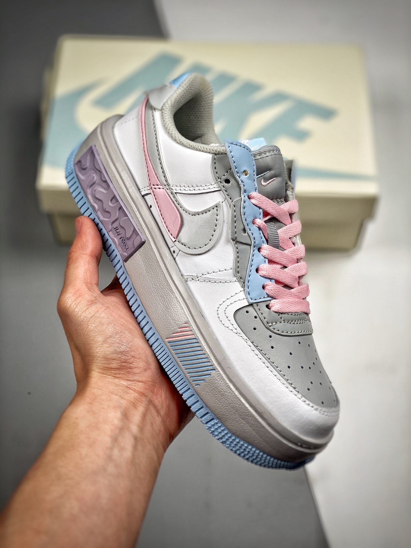 -3 Nike Air Force 1 Fontanka “宝蓝灰” 空军丰塔卡系列 全鞋身纳米材质 摆脱传统空军一贯的厚重感 大底原材modo 鞋底十足的弹力 赋予空军的“踩屎感” 离开地球表面 原楦头原纸板 货号：CW6688-605…