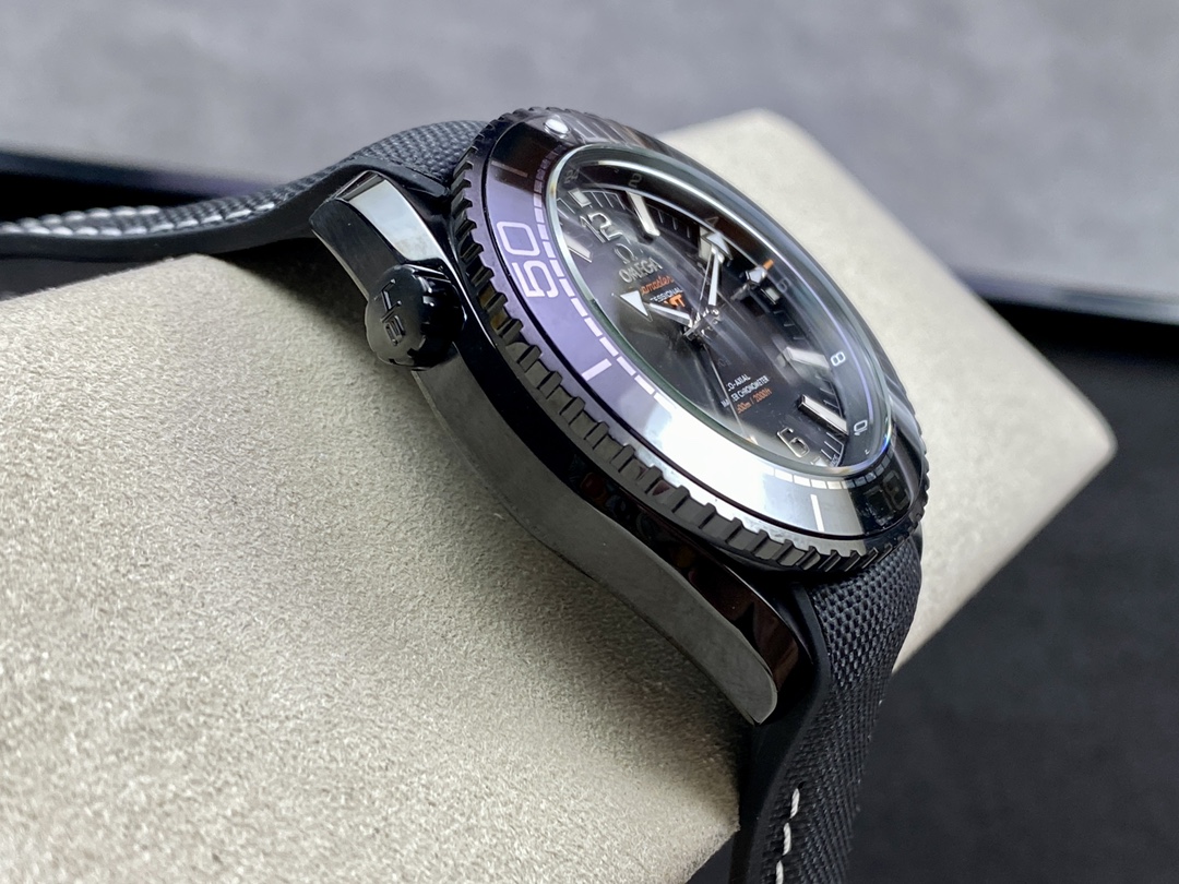 欧米茄 深海之蓝 海洋宇宙600米GMT 海马600系列自动机械男表
