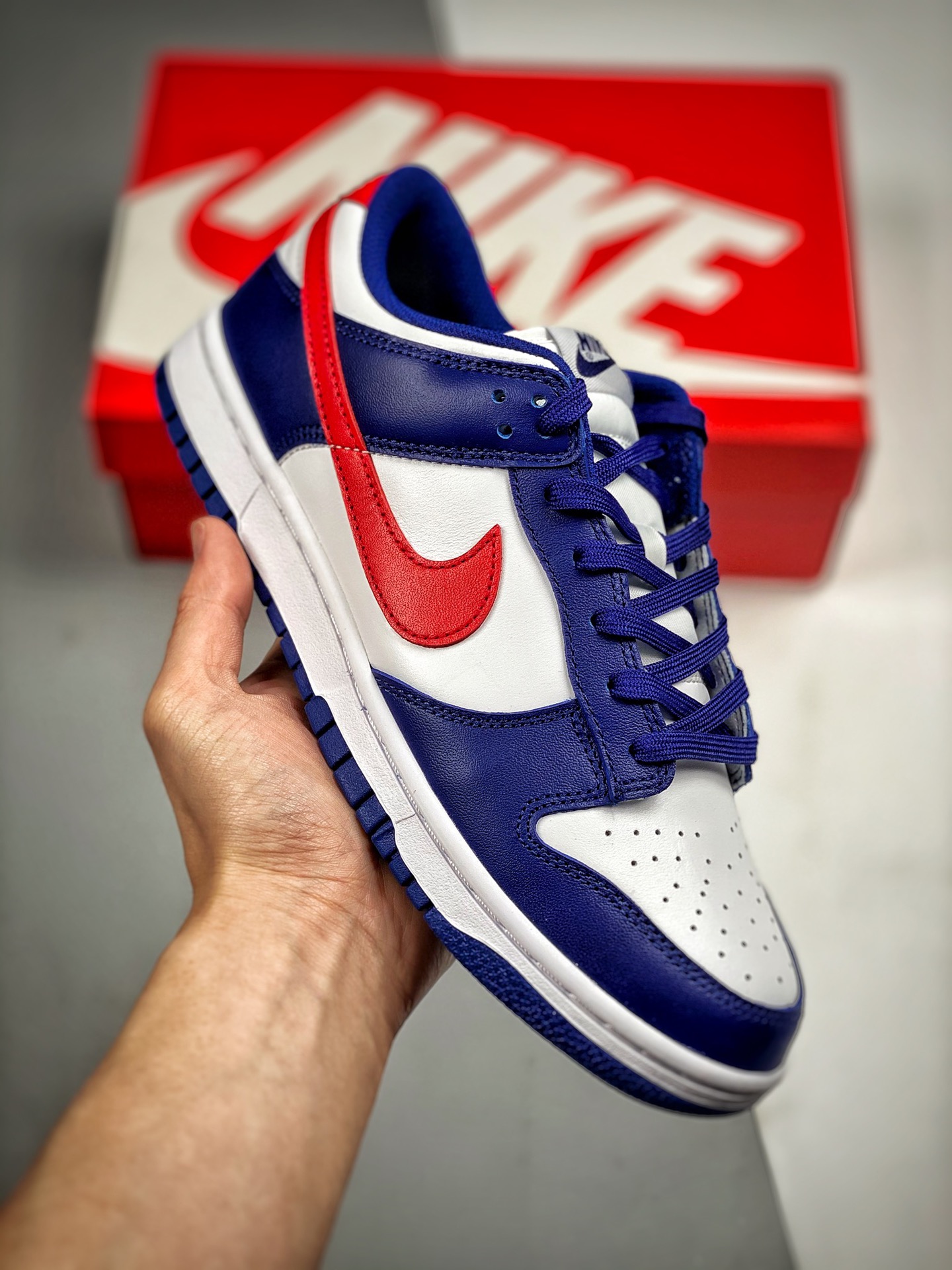 -4 Nk Dunk SB Low blanco/azul/rojo. Fabricado por una gran fábrica con materiales originales de primera capa, edición e…