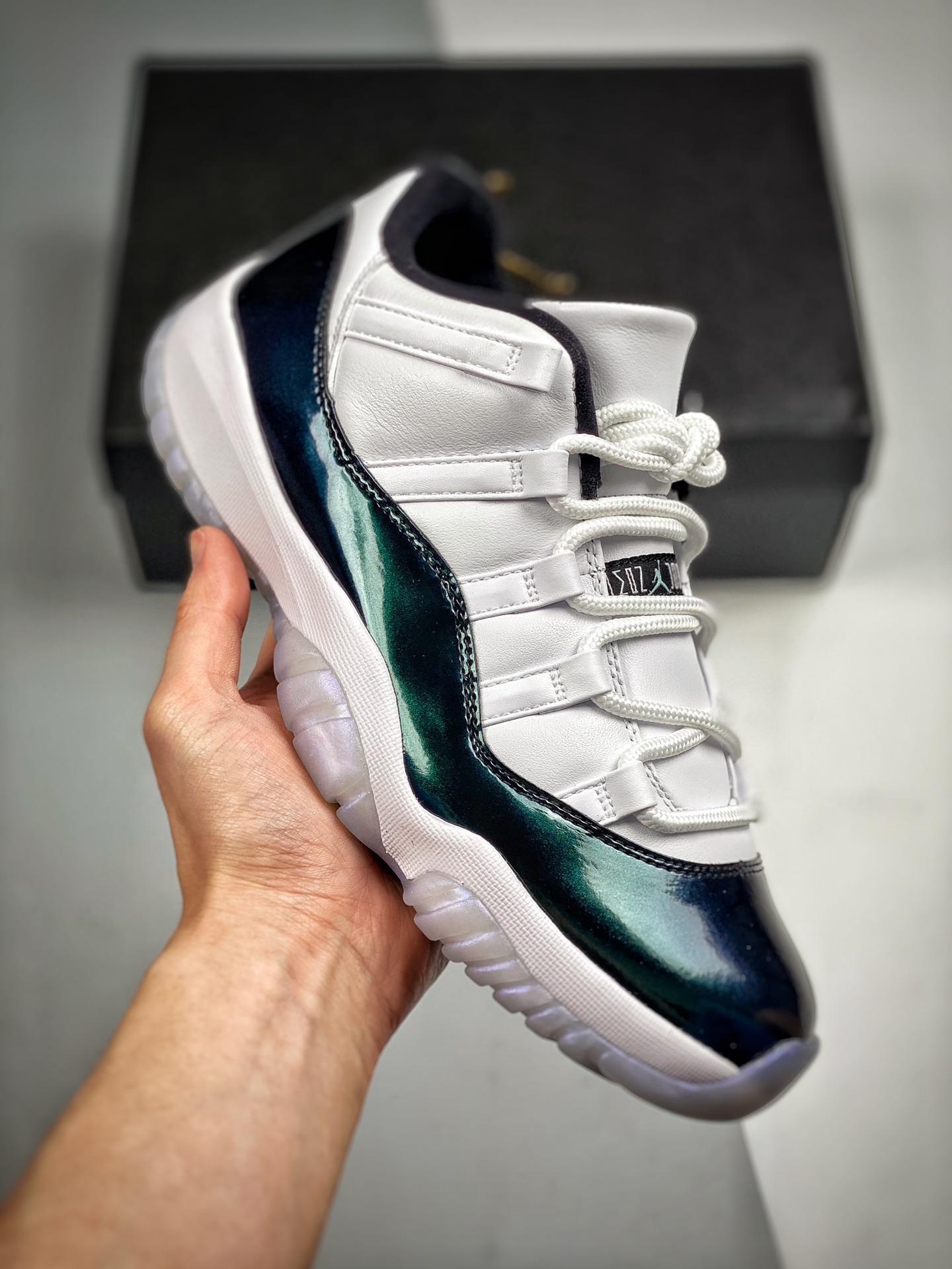 -3 Air Jordan AJ11 Low Camaleón, desarrollado con horma original y datos de archivo, sello de acero original …