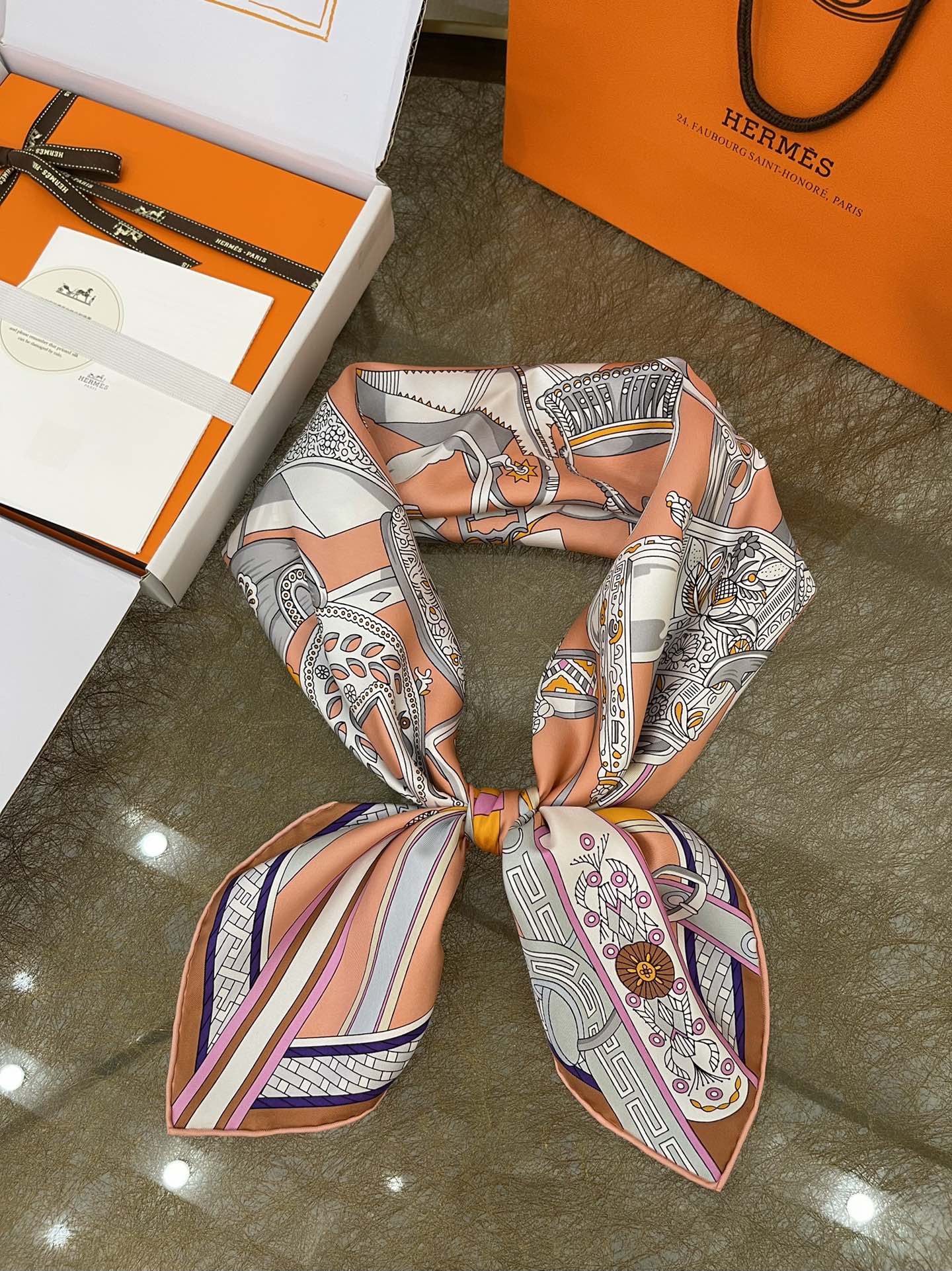 Hermes爱马仕『马镫竞赛』100%真丝方巾