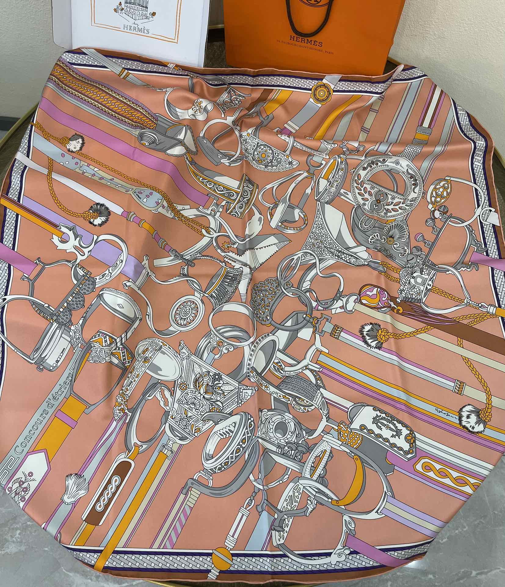 Hermes爱马仕『马镫竞赛』100%真丝方巾