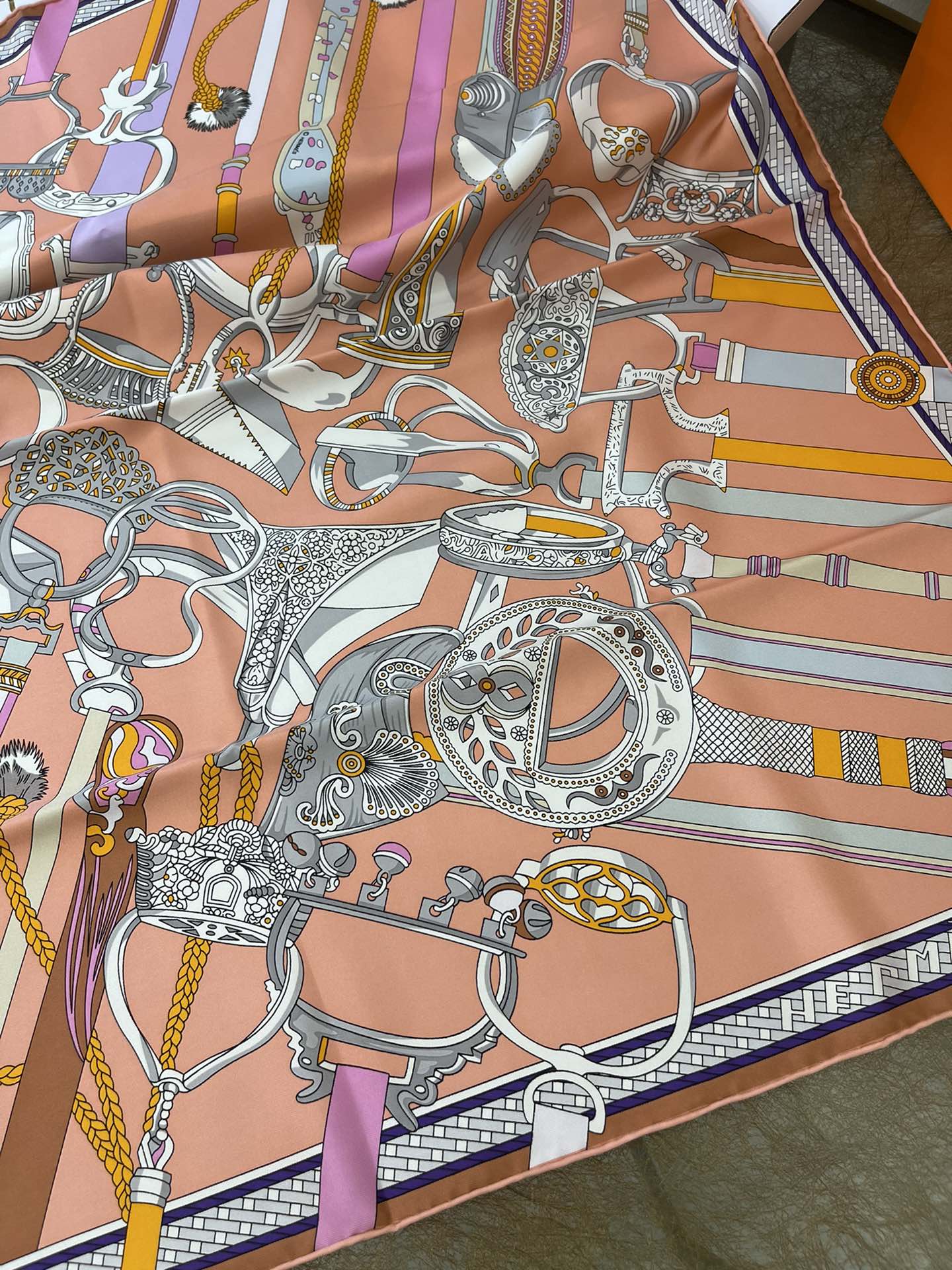 Hermes爱马仕『马镫竞赛』100%真丝方巾