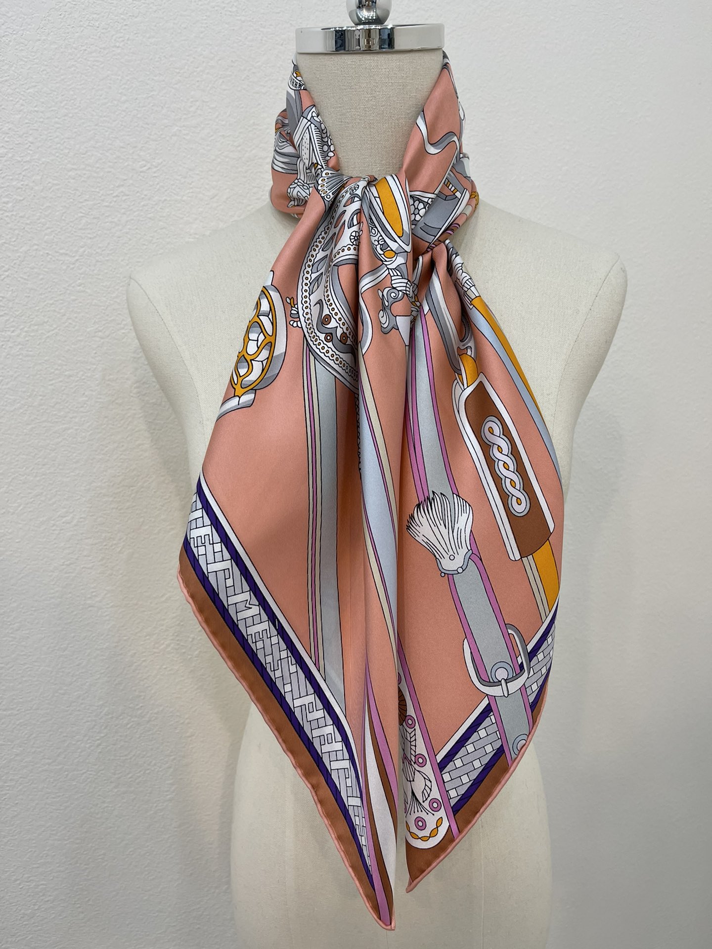 Hermes爱马仕『马镫竞赛』100%真丝方巾