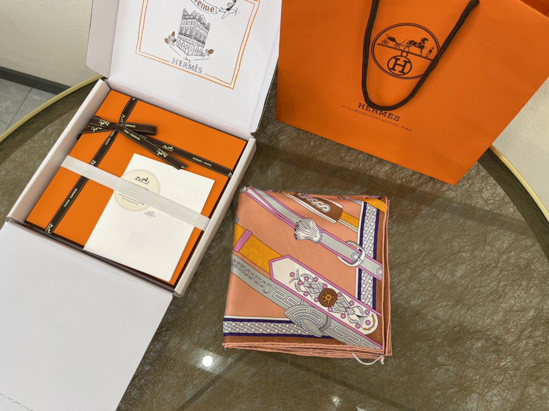 Hermes爱马仕『马镫竞赛』100%真丝方巾