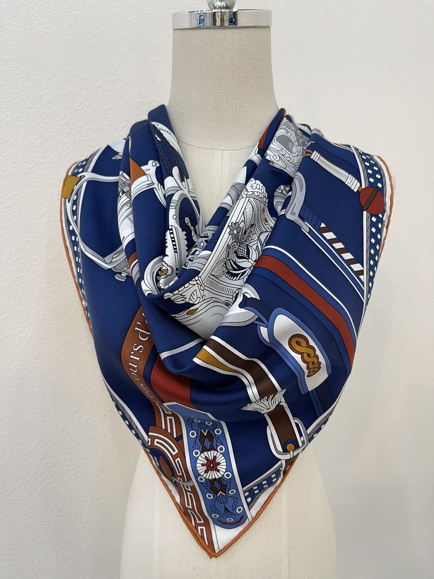 Hermes爱马仕『马镫竞赛』100%真丝方巾