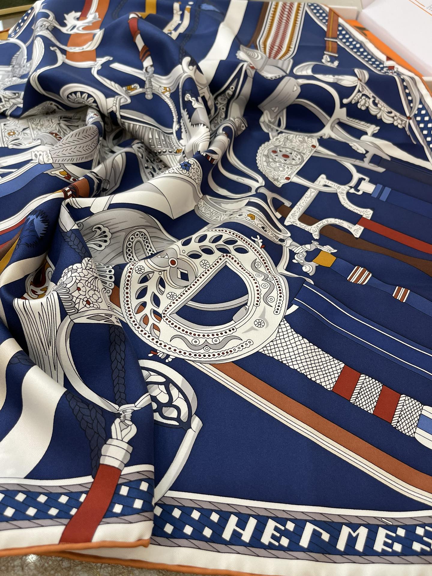 Hermes爱马仕『马镫竞赛』100%真丝方巾