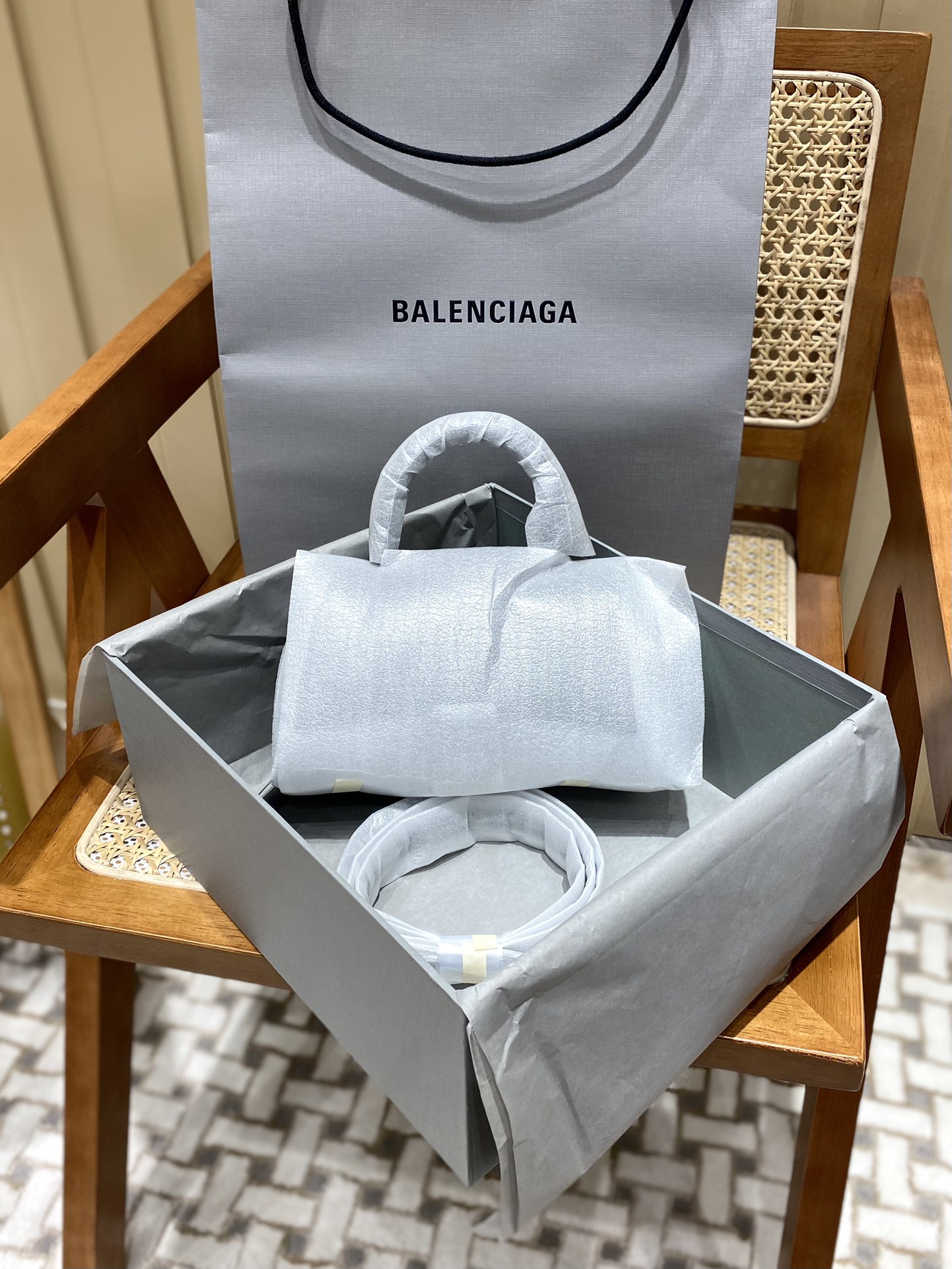 Balenciaga Hourglass XS 19CM BAG 鳄鱼纹沙漏包 592833黑色/黑扣