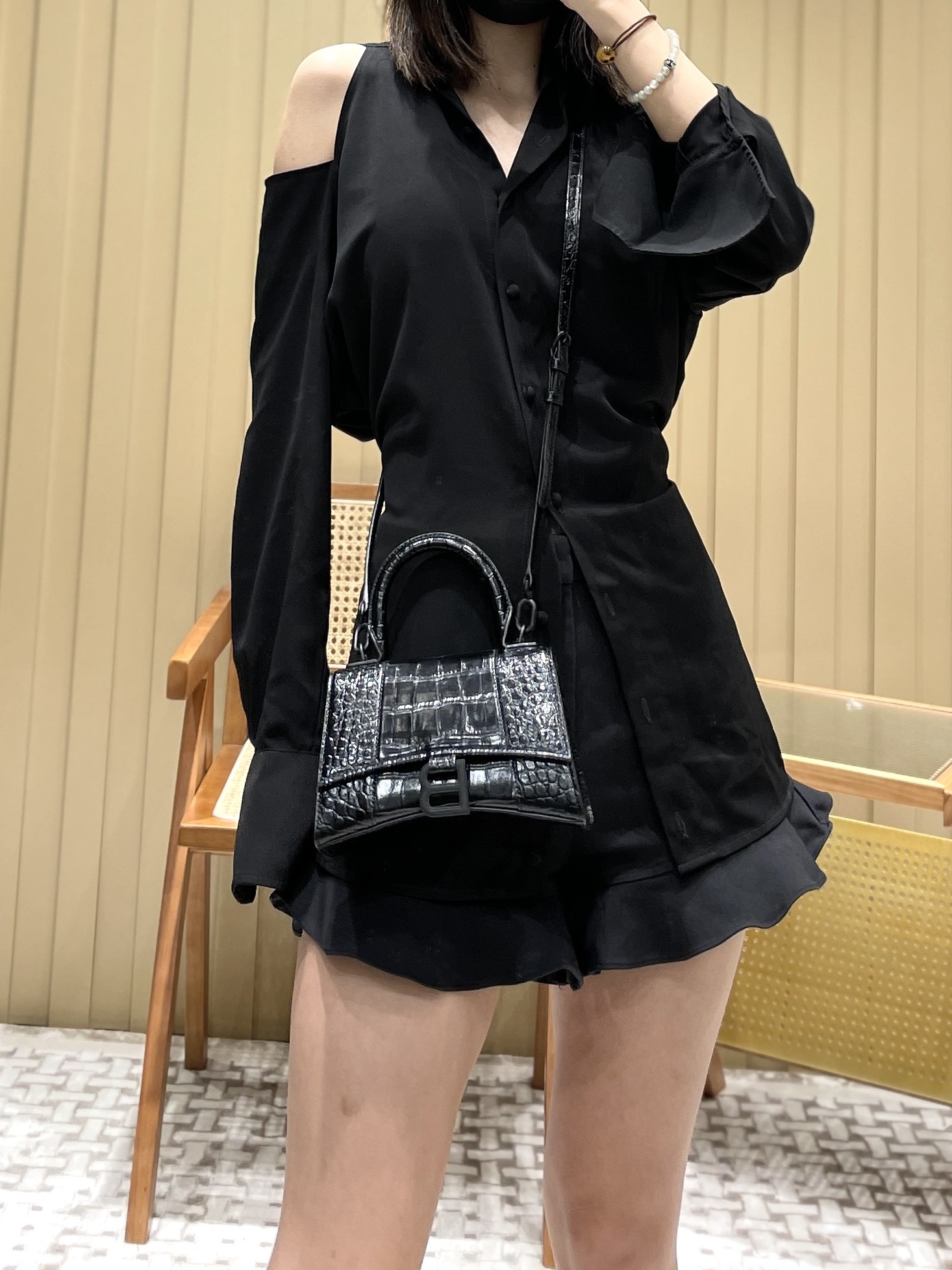Balenciaga Hourglass XS 19CM BAG 鳄鱼纹沙漏包 592833黑色/黑扣